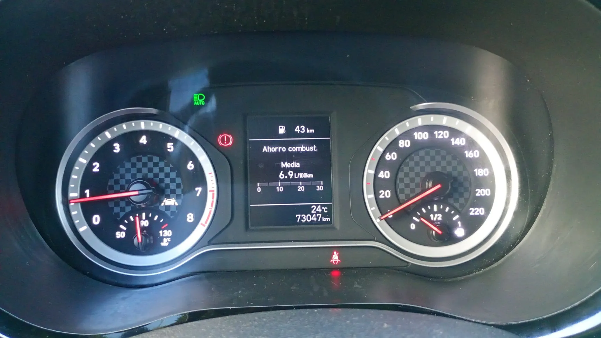 Hyundai i10 1.0 Essence - foto 10