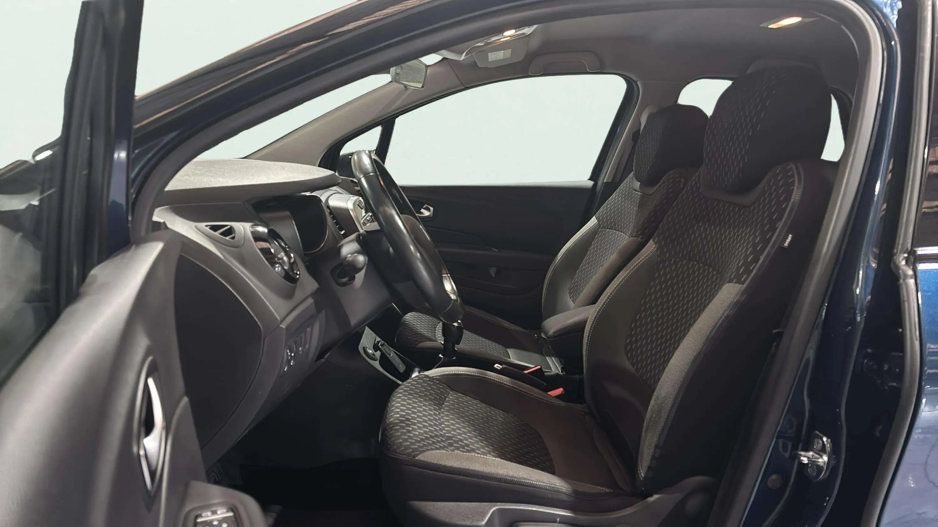 Renault Captur Zen TCe GPF - foto 19