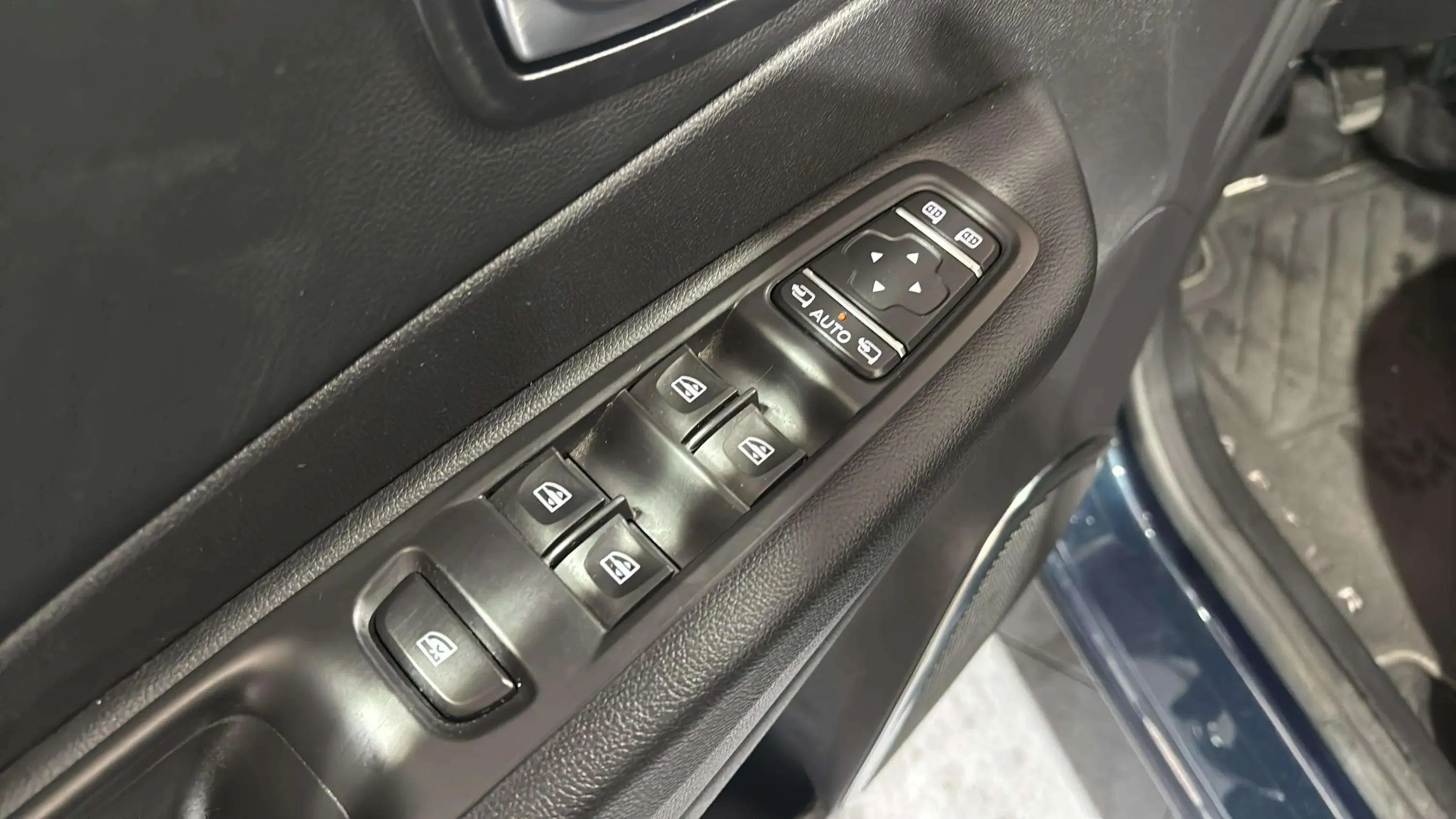 Renault Captur Zen TCe GPF - foto 18