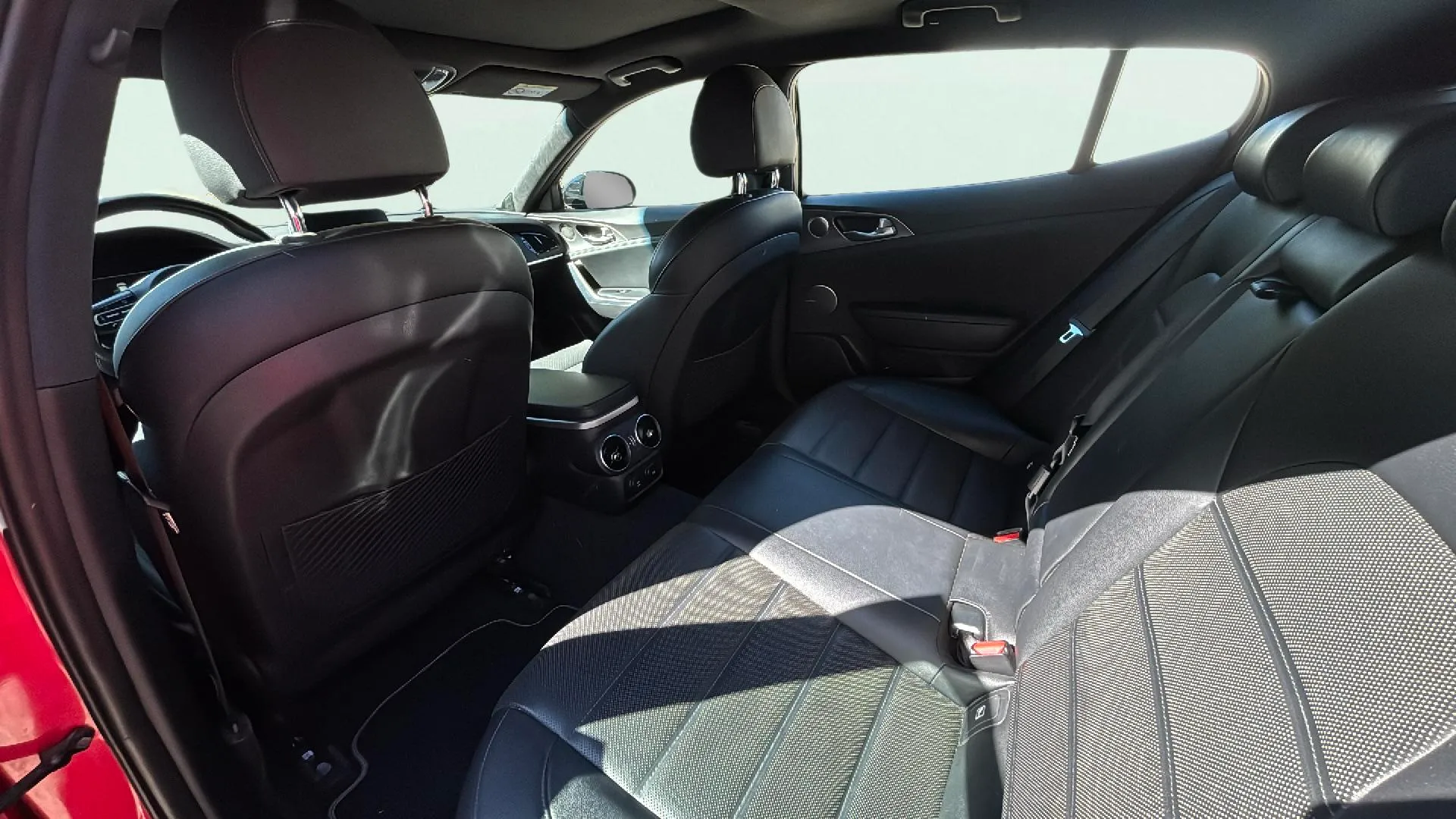 Kia Stinger 2.2 CRDi GT Line 4x2 - foto 10