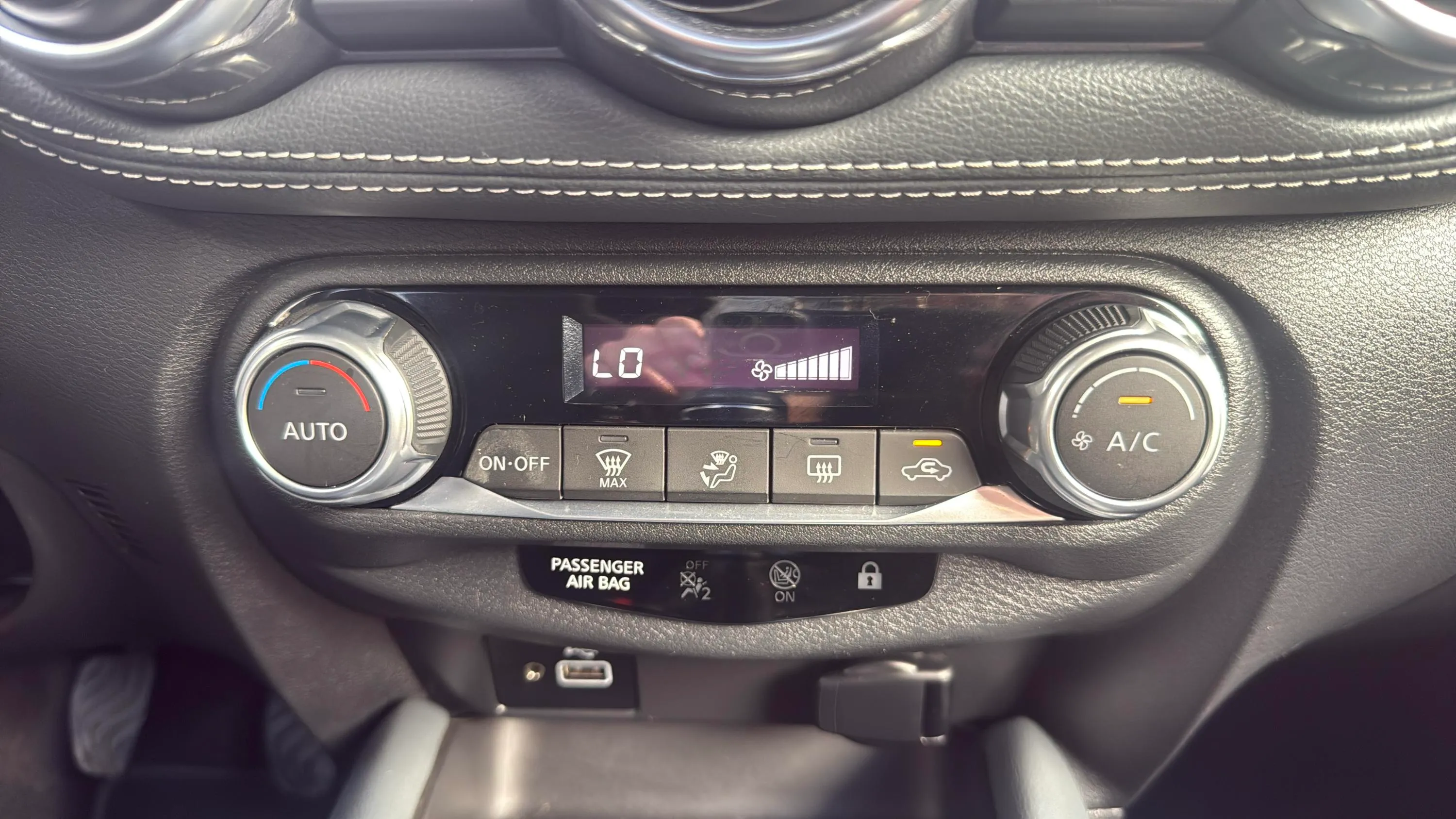 Nissan Juke DIG-T 6 M/T Acenta - foto 17