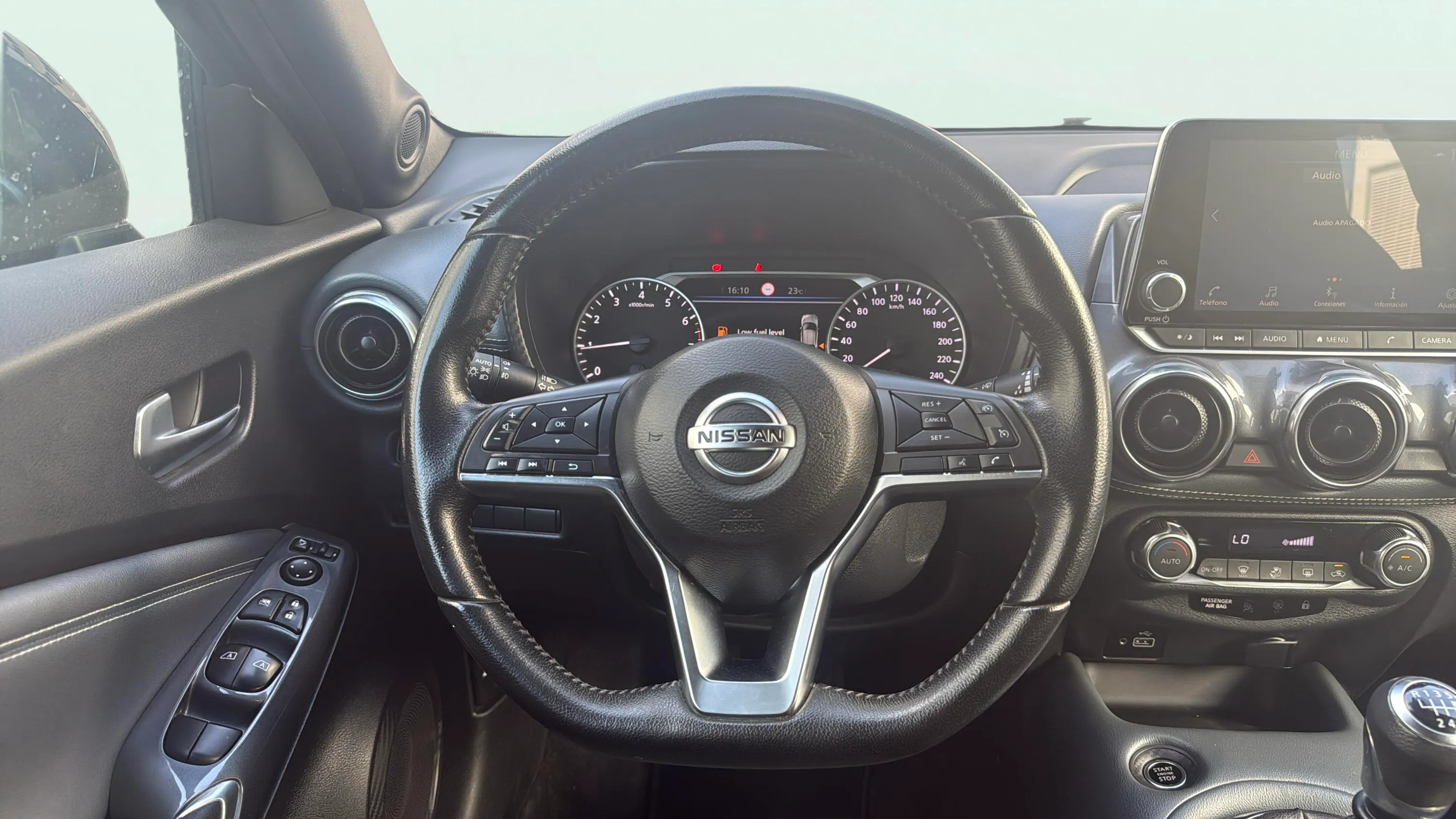 Nissan Juke DIG-T 6 M/T Acenta - foto 11