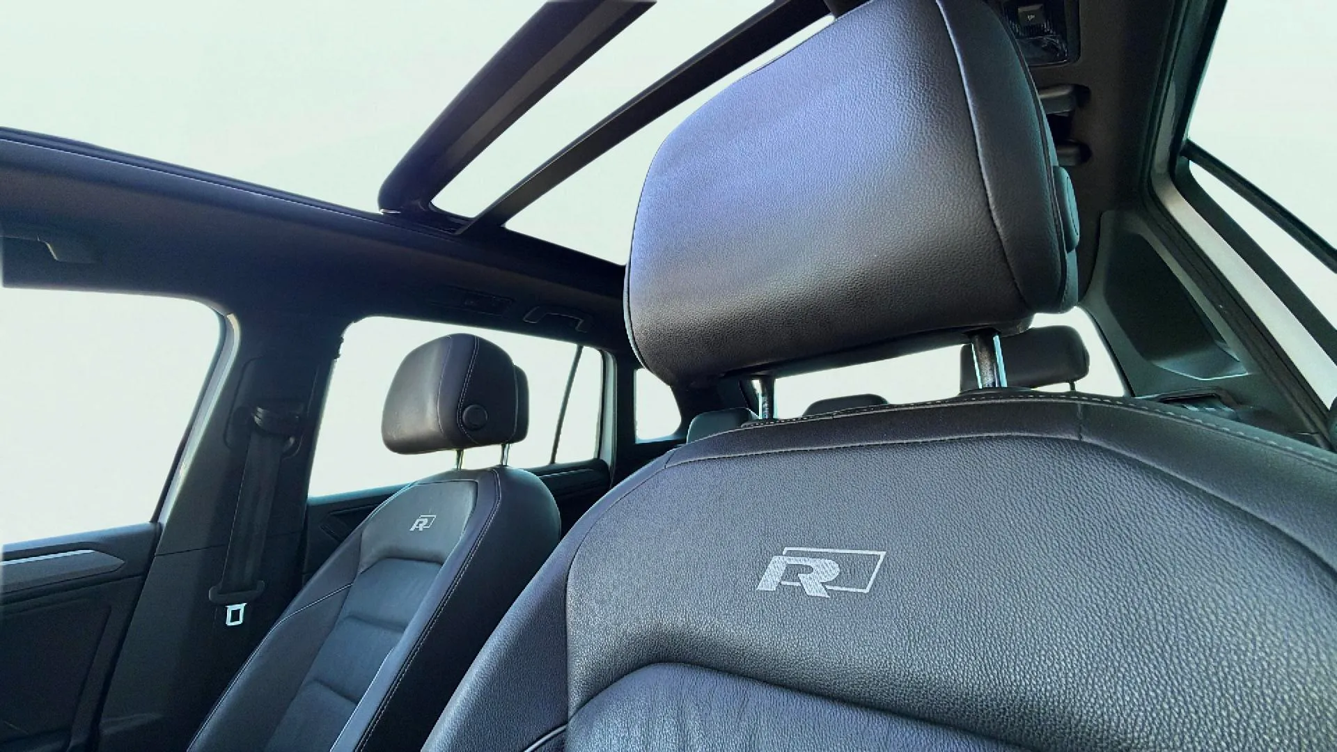 Volkswagen Tiguan R-Line 1.5 TSI DSG - foto 23