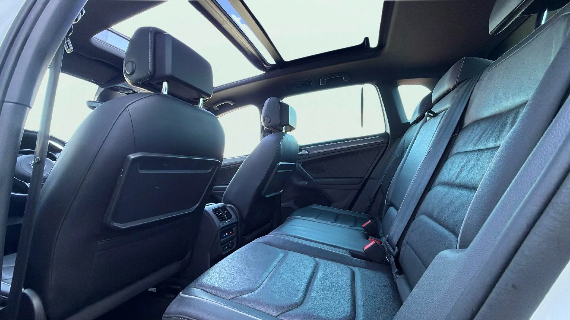 Volkswagen Tiguan R-Line 1.5 TSI DSG - foto 37
