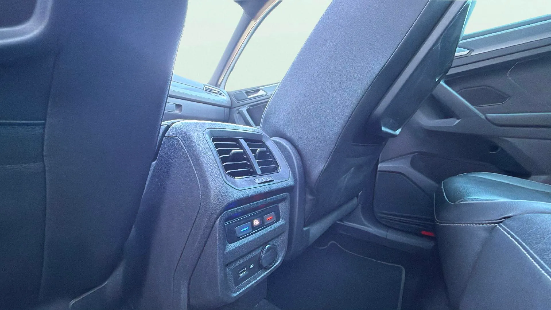 Volkswagen Tiguan R-Line 1.5 TSI DSG - foto 38