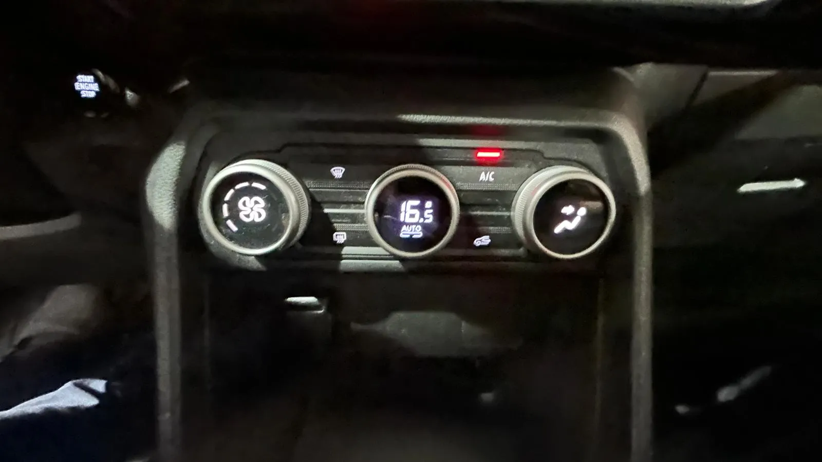 Dacia Sandero Essential TCe - foto 12