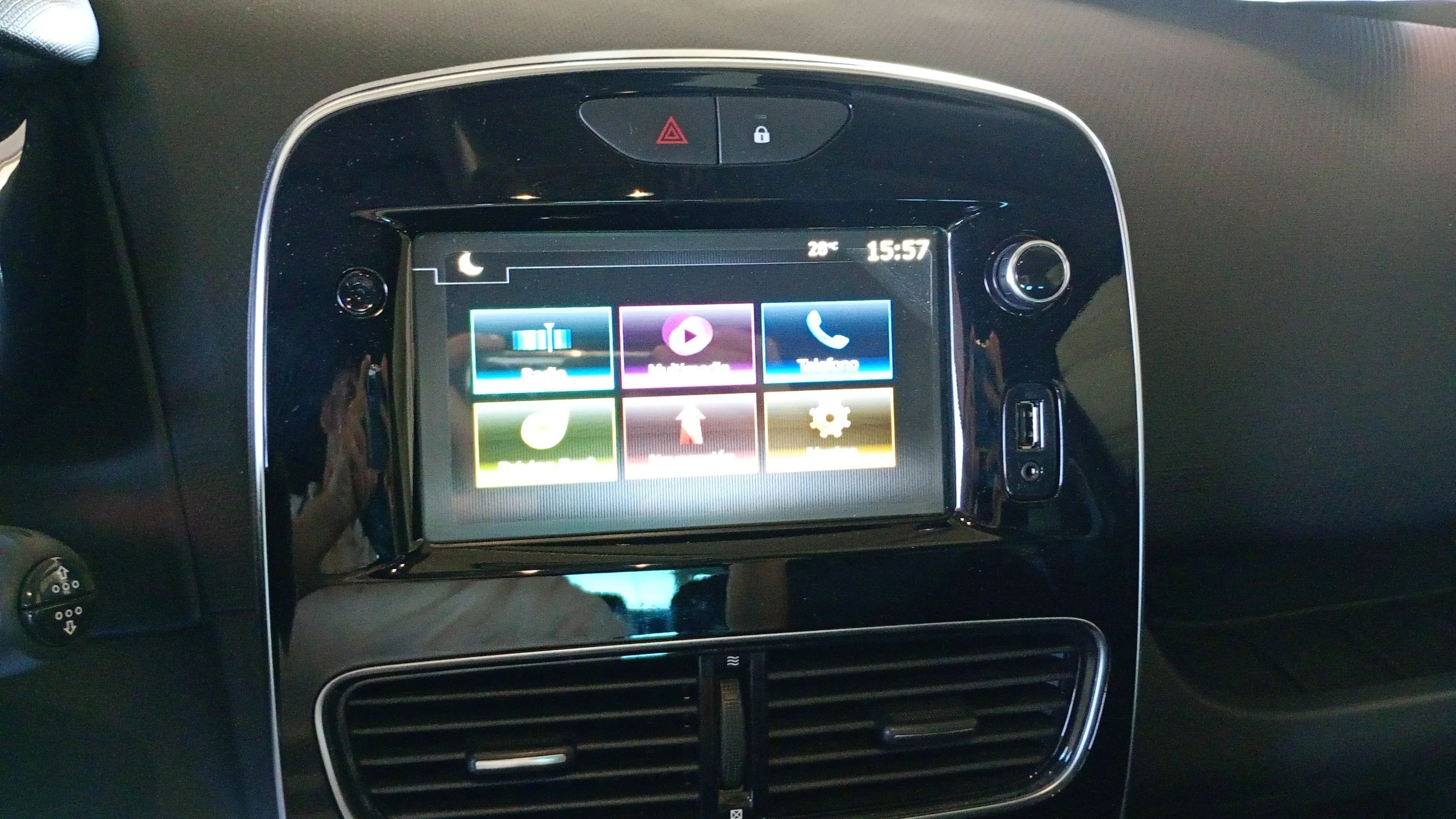 Renault Clio Zen TCe - foto 19