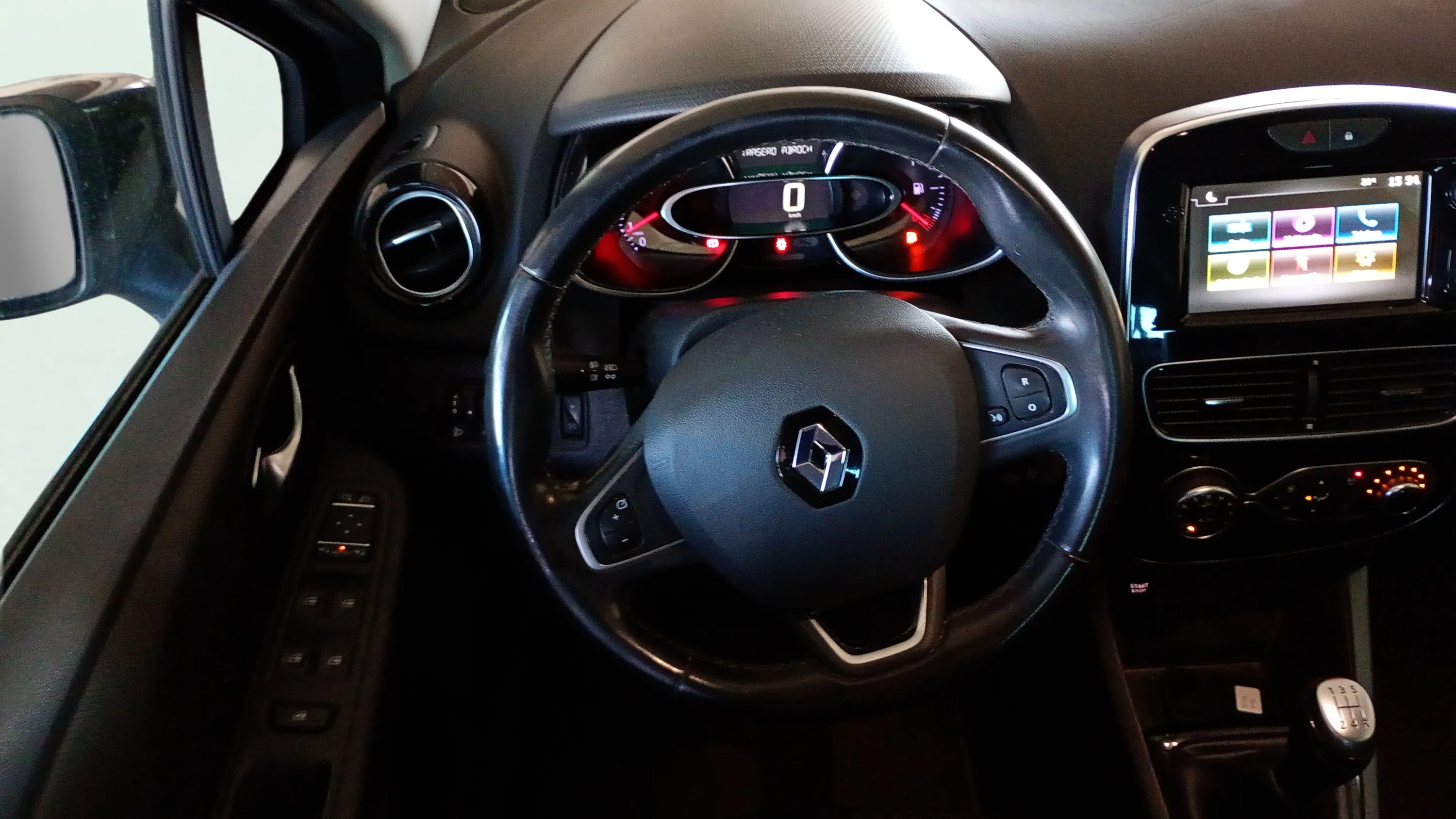Renault Clio Zen TCe - foto 11