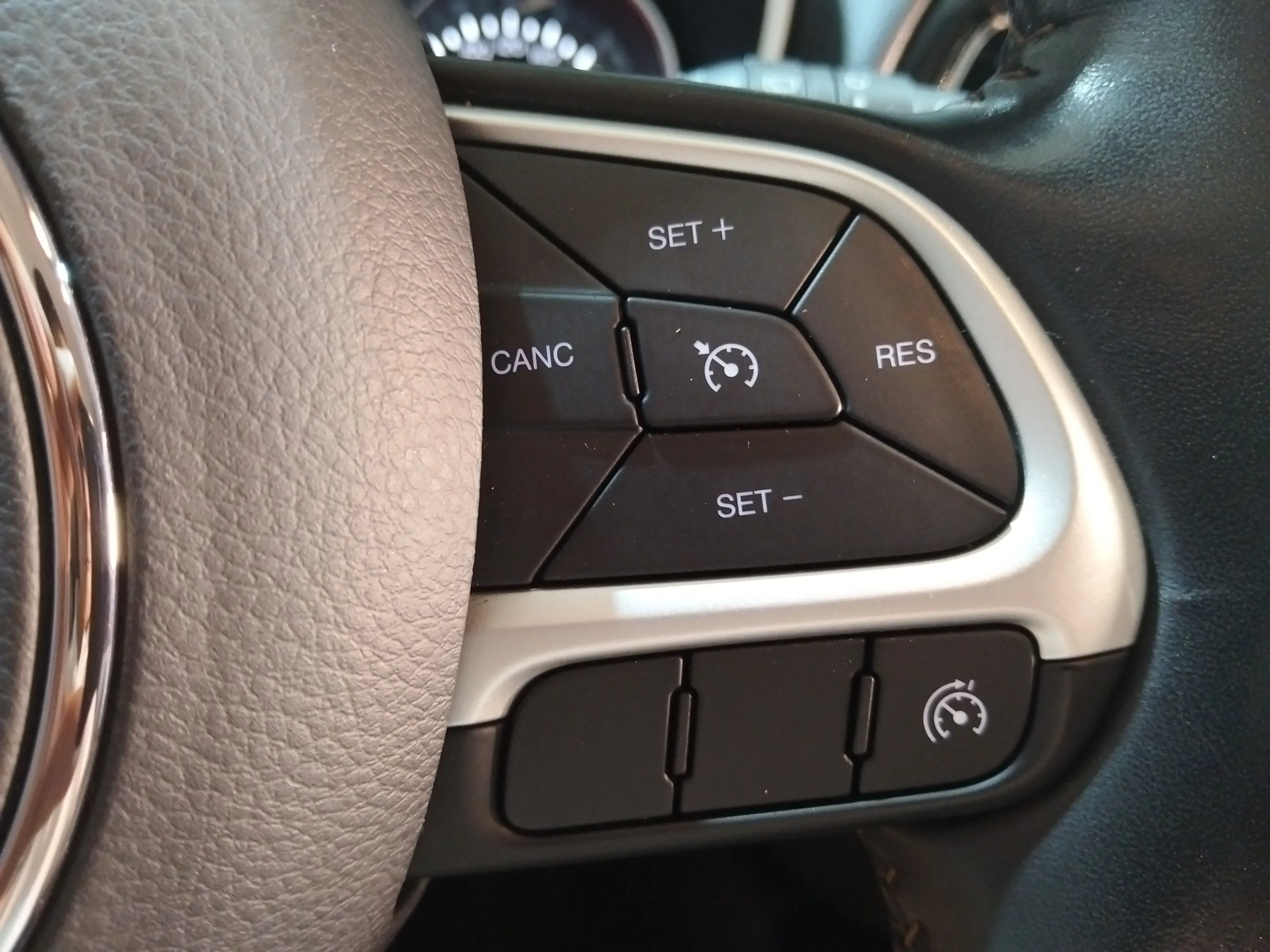 Jeep Compass 1.3 Gse S Ddct 4x2 - foto 24