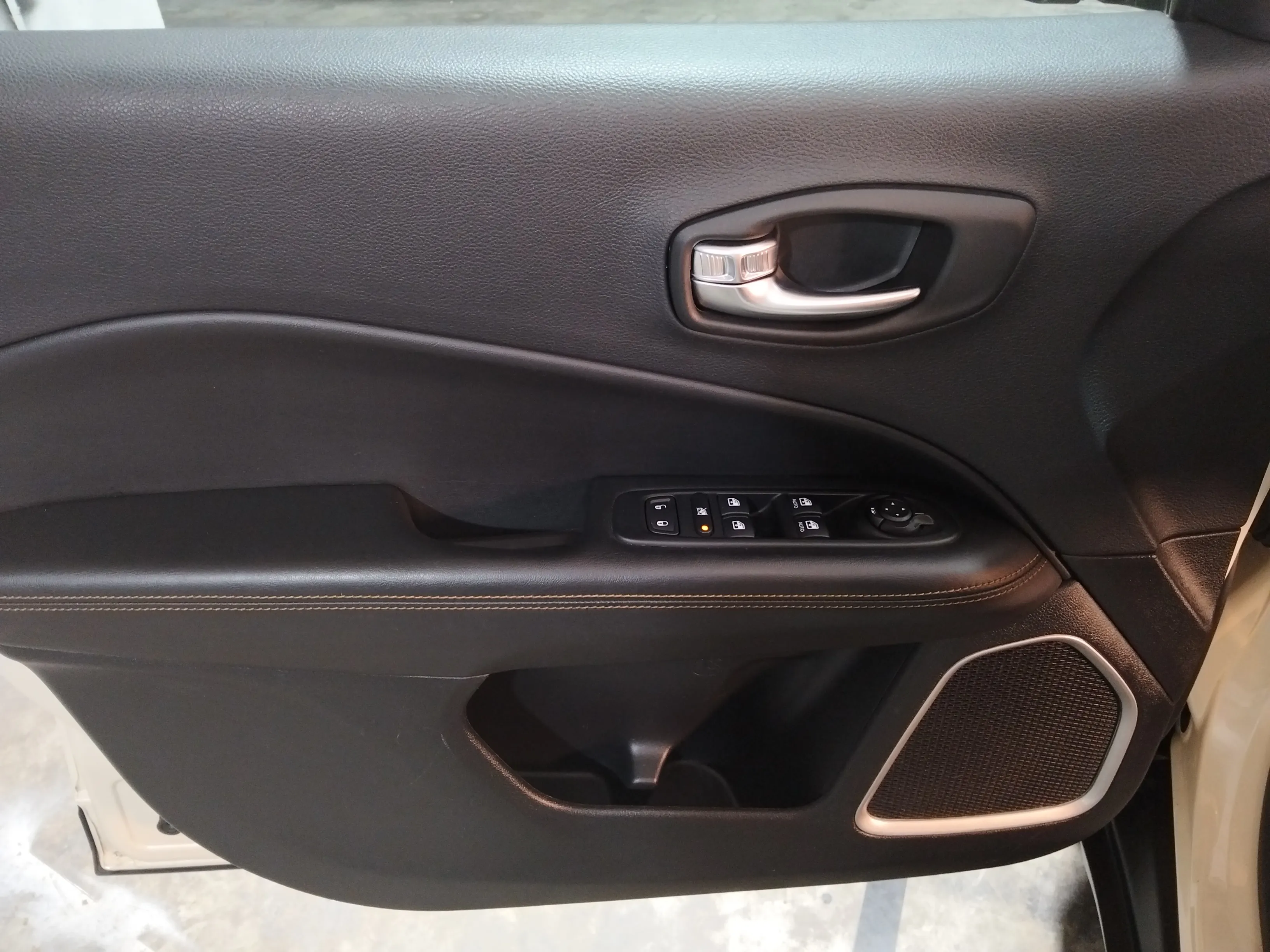 Jeep Compass 1.3 Gse S Ddct 4x2 - foto 19