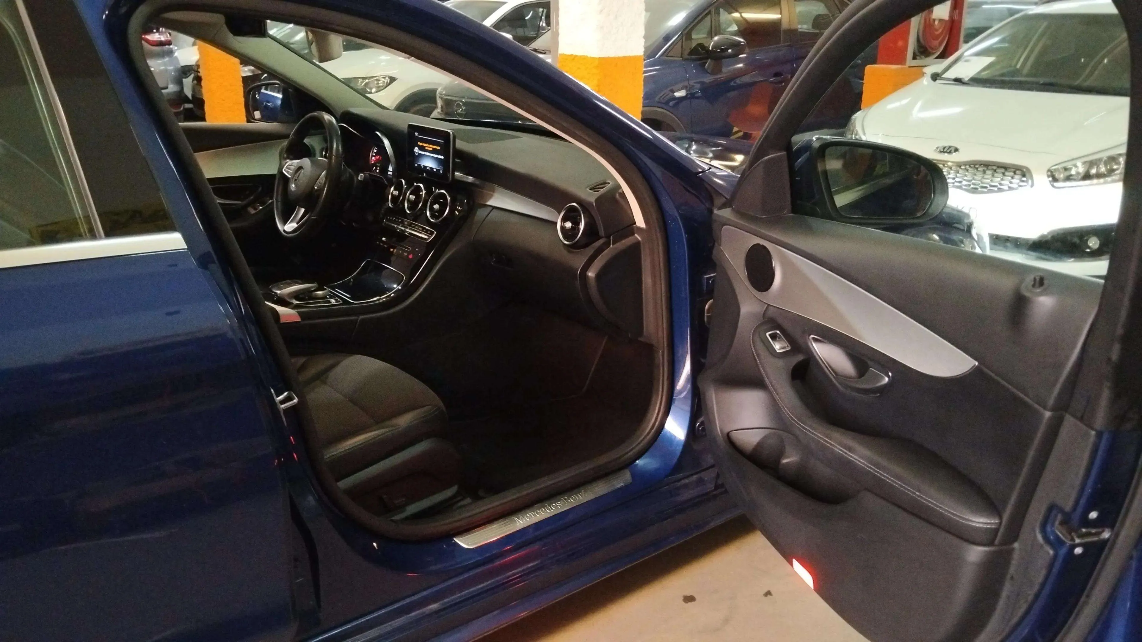 Mercedes-Benz Clase C C 220 d AMG Line - foto 8