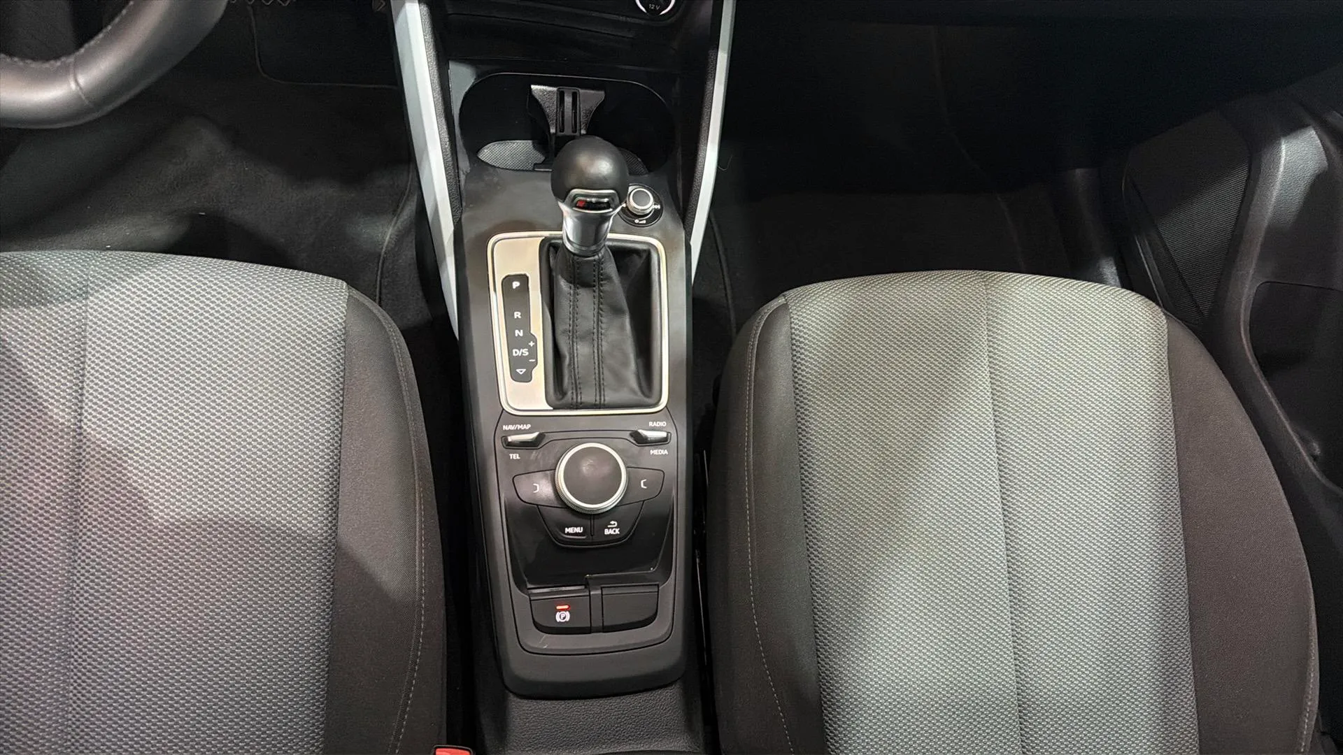 Audi Q2 Black Line 35 TFSI S tronic - foto 17
