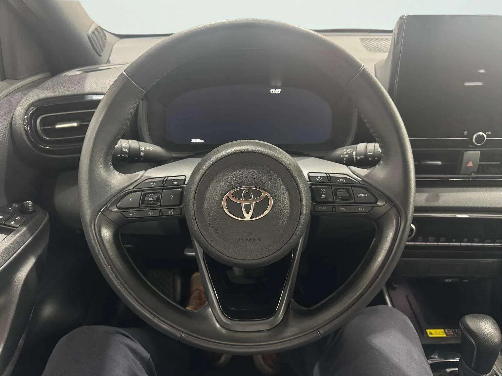 Toyota Yaris 1.5 120H Style - foto 12