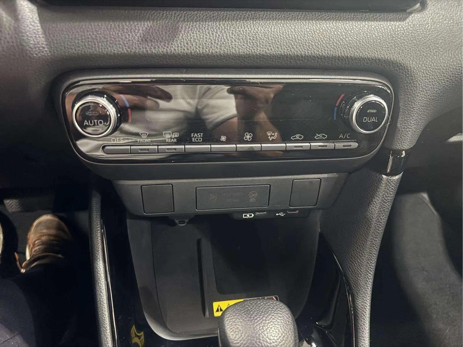 Toyota Yaris 1.5 120H Style - foto 18