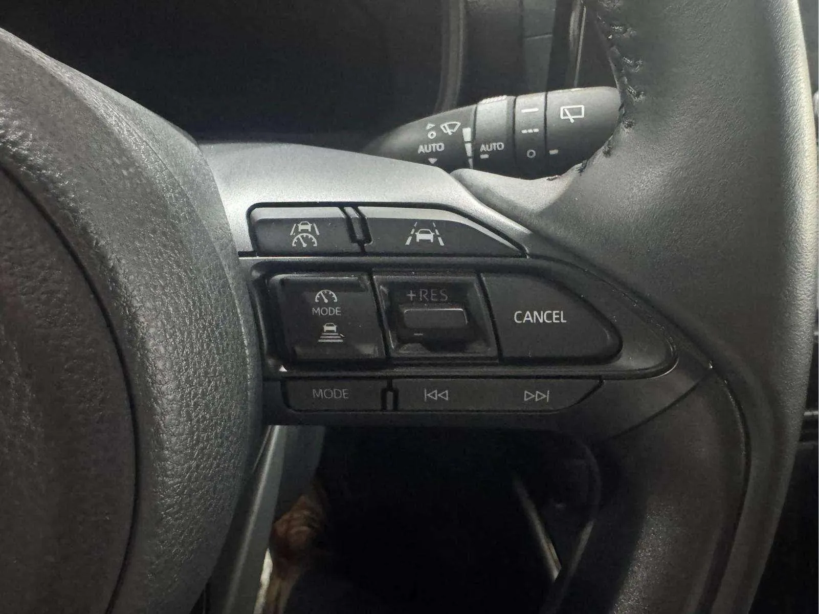 Toyota Yaris 1.5 120H Style - foto 17