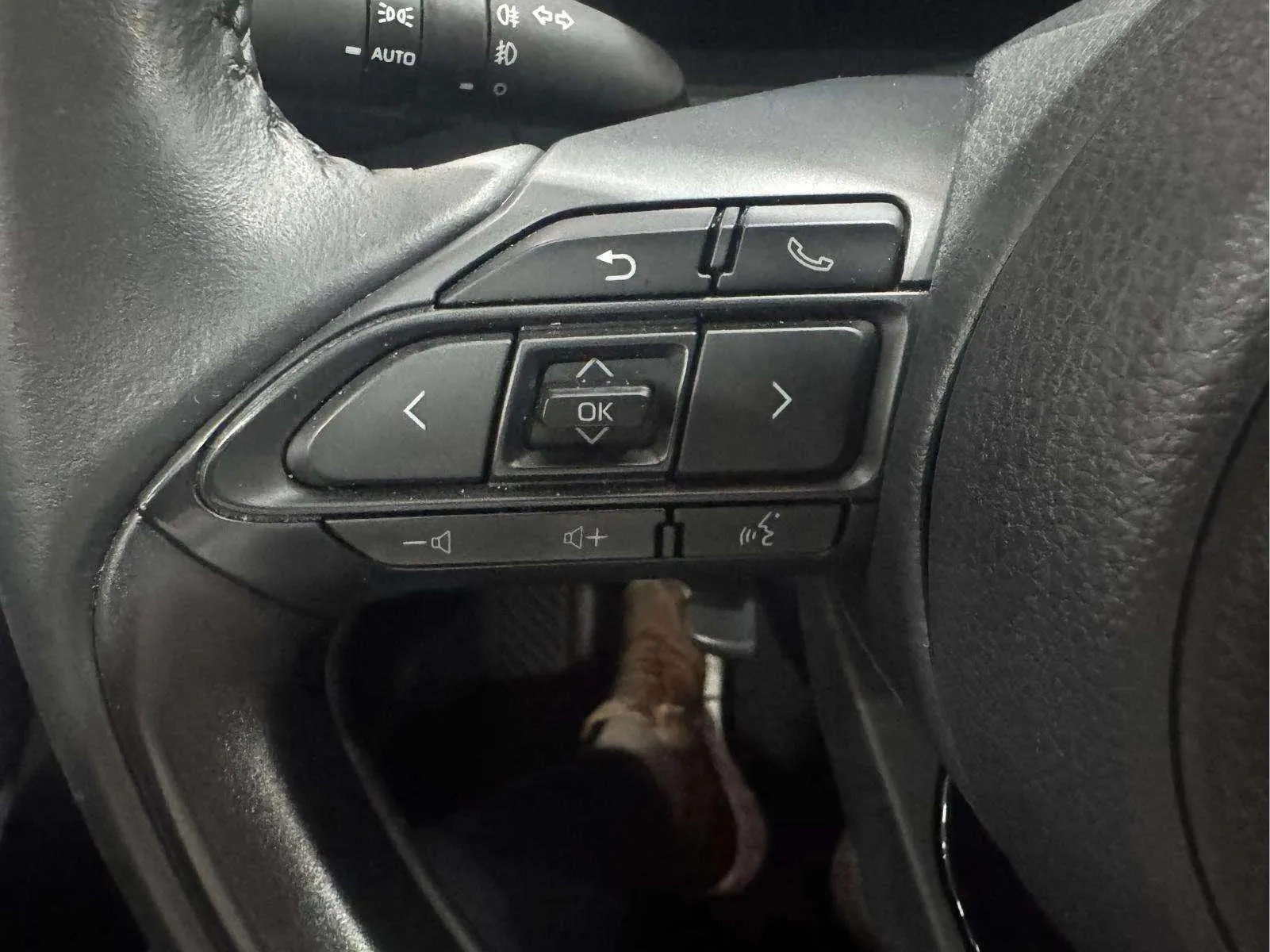 Toyota Yaris 1.5 120H Style - foto 16