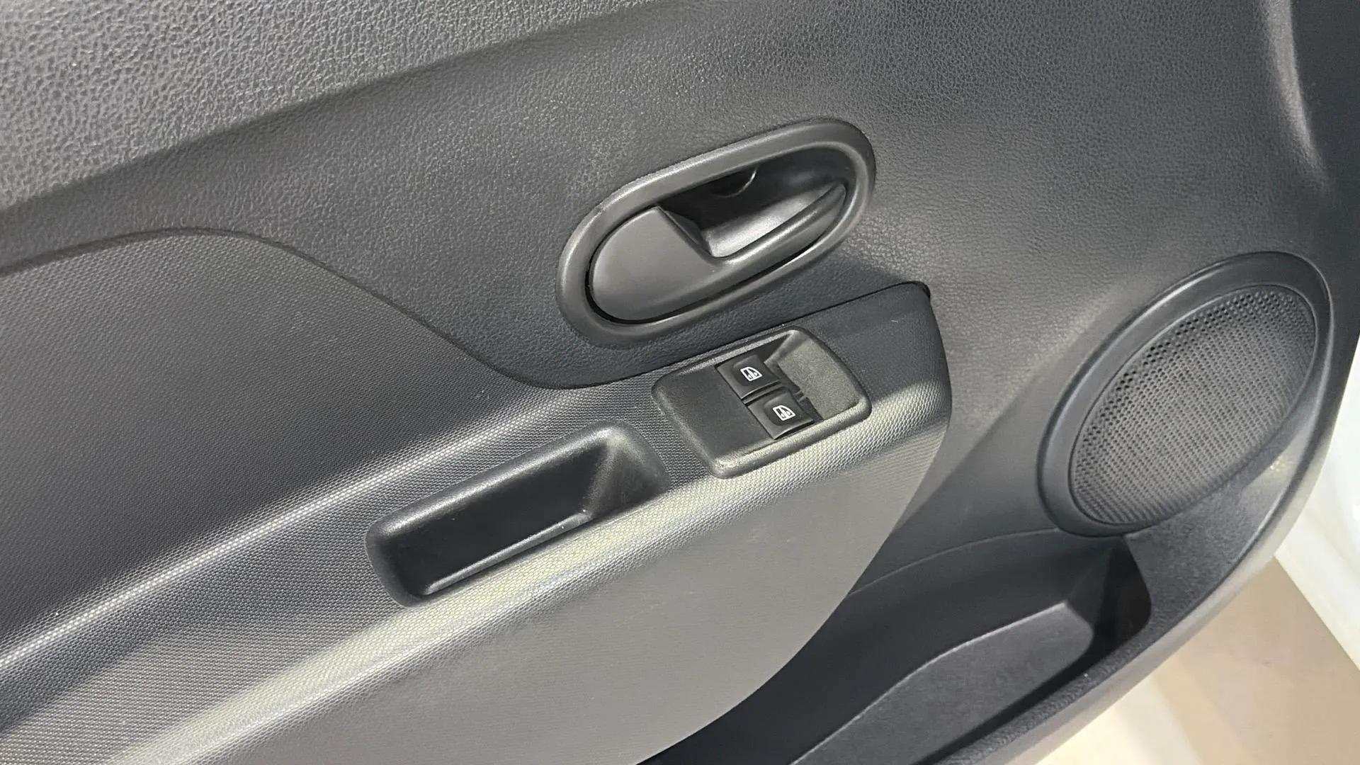 Dacia Sandero Ambiance 1.0 - foto 19