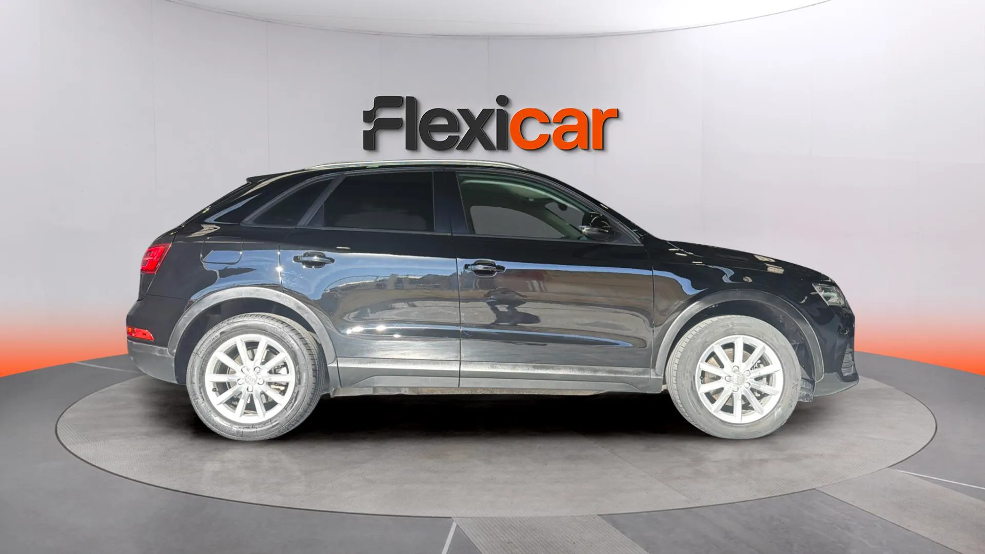 Audi Q3 2.0 TDI - foto 7