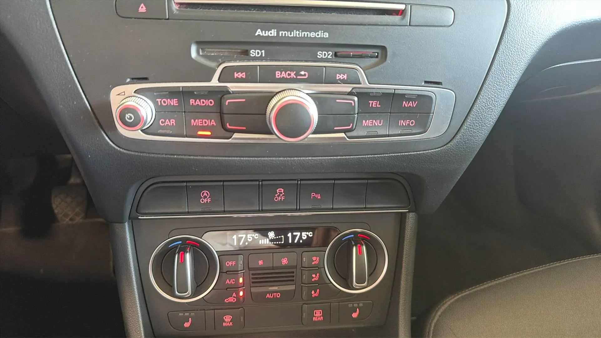 Audi Q3 2.0 TDI - foto 13