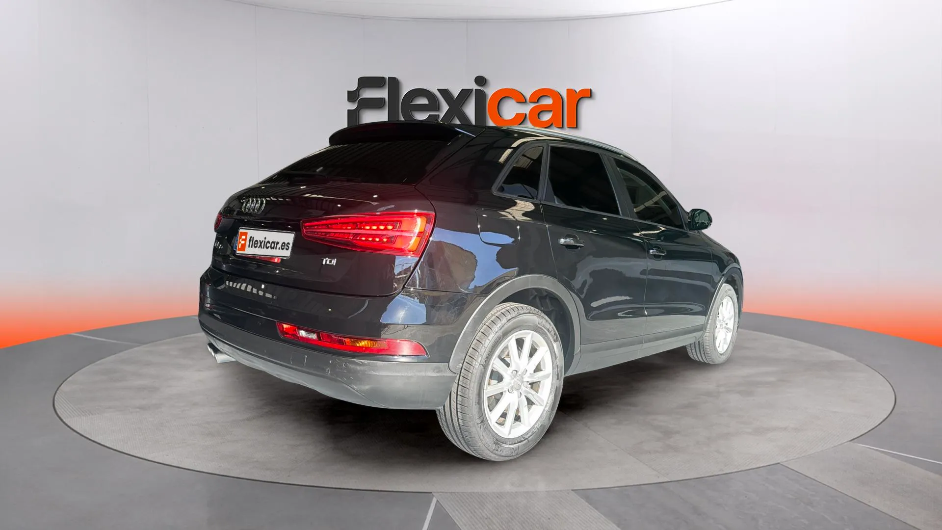 Audi Q3 2.0 TDI - foto 6