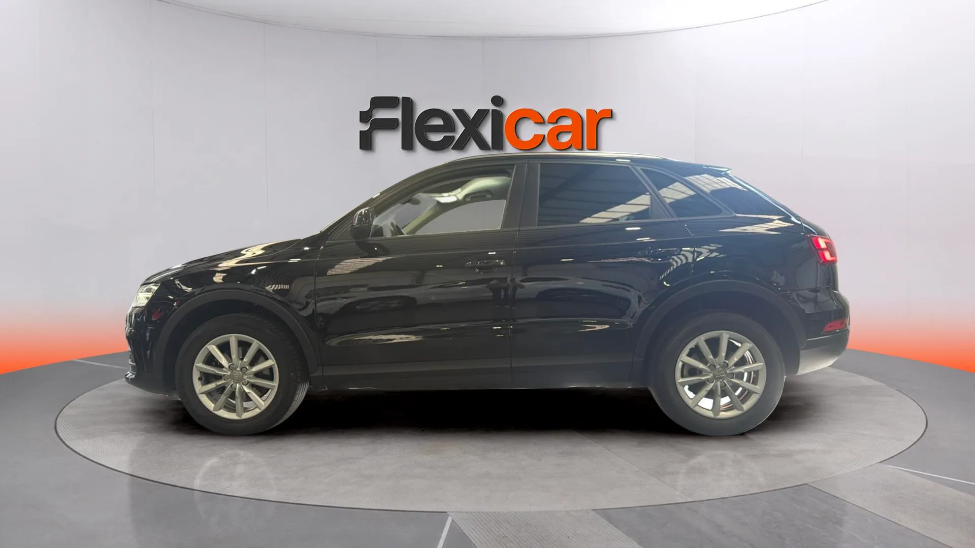 Audi Q3 2.0 TDI - foto 3