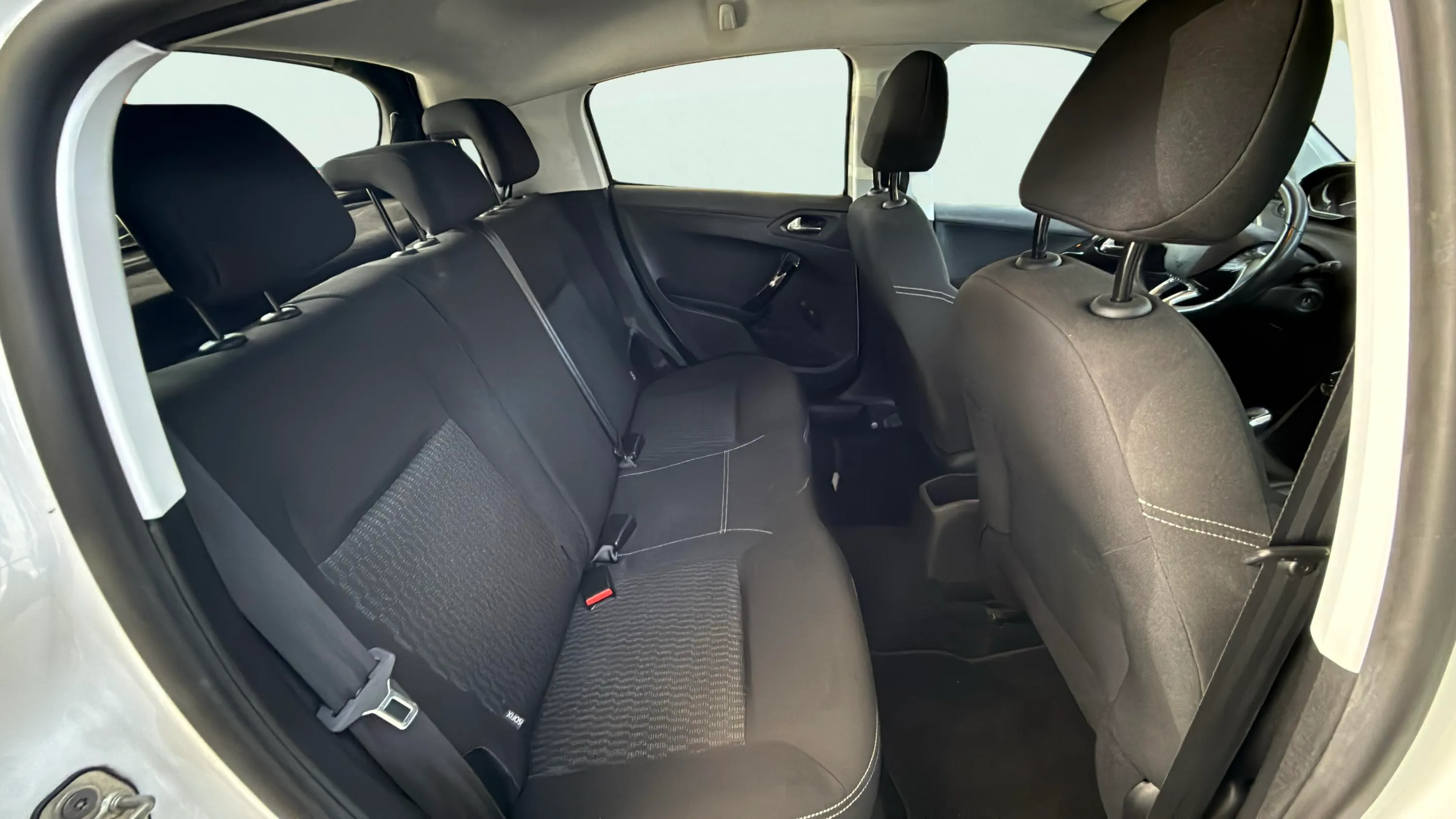 Peugeot 208 Style 1.6 BlueHDi - foto 11