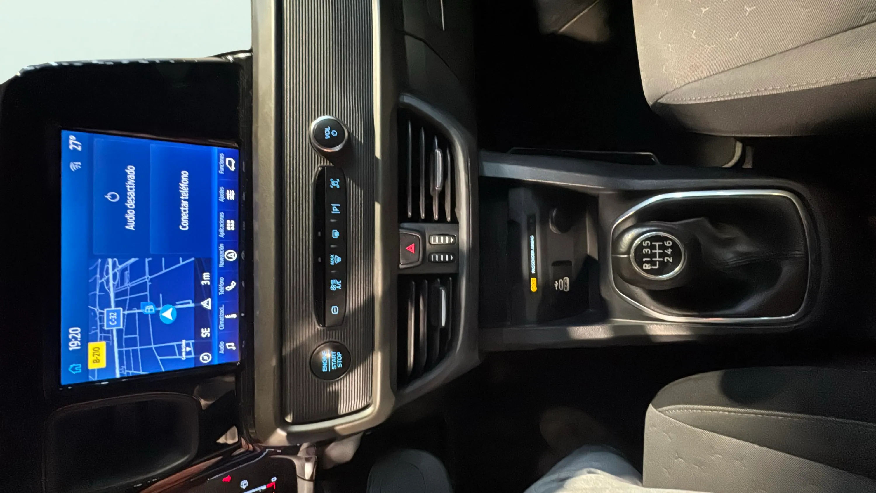 Ford Tourneo Courier 1.0 EcoBoost Active - foto 17