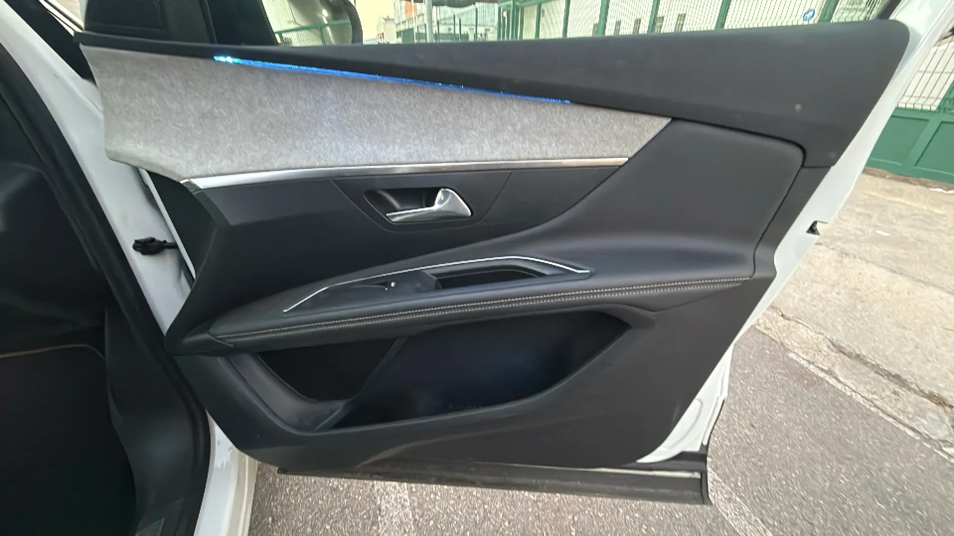 Peugeot 3008 1.2 PureTech GT EAT8 - foto 15