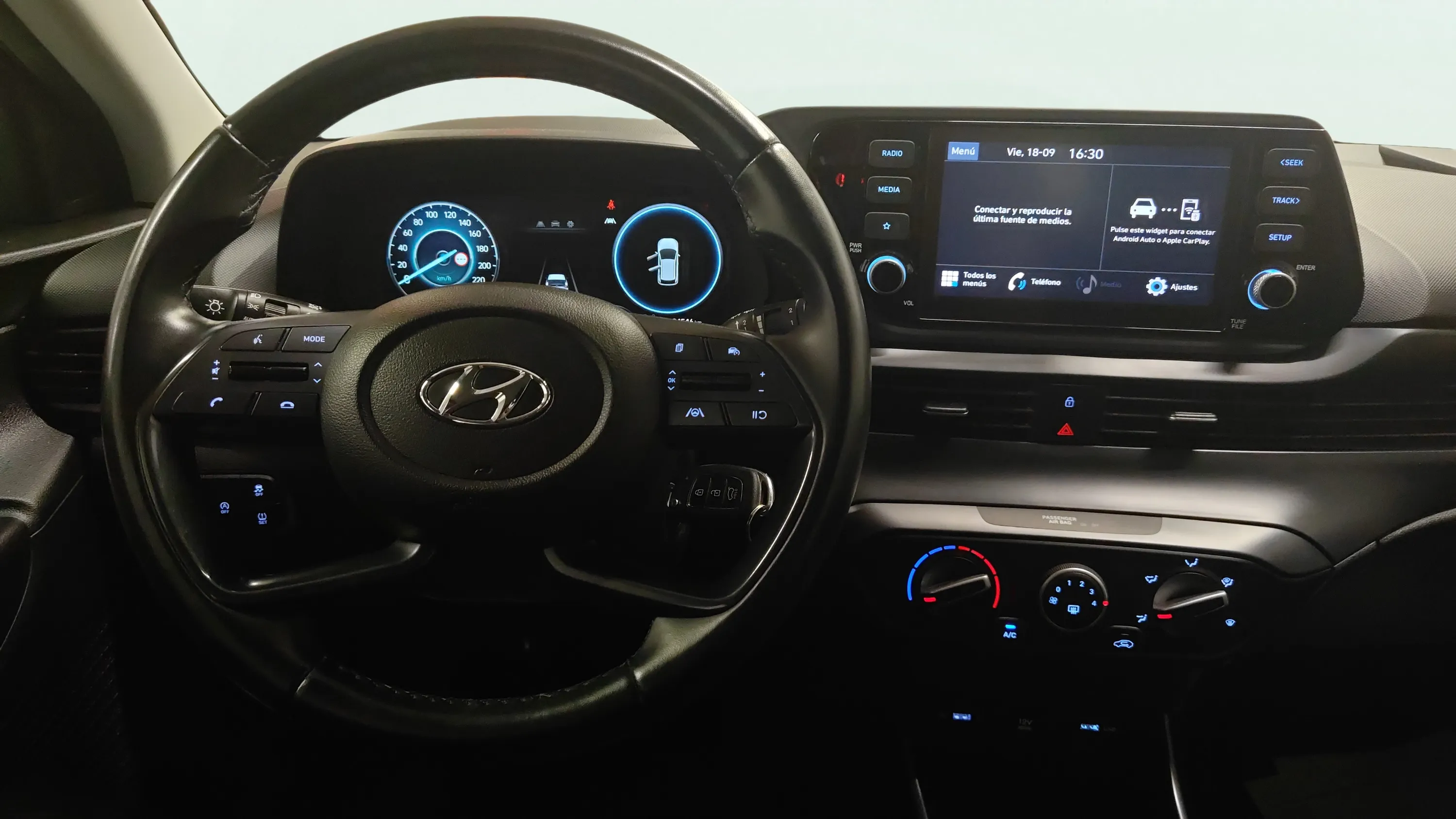 Hyundai i20 1.2 MPI Essence - foto 9