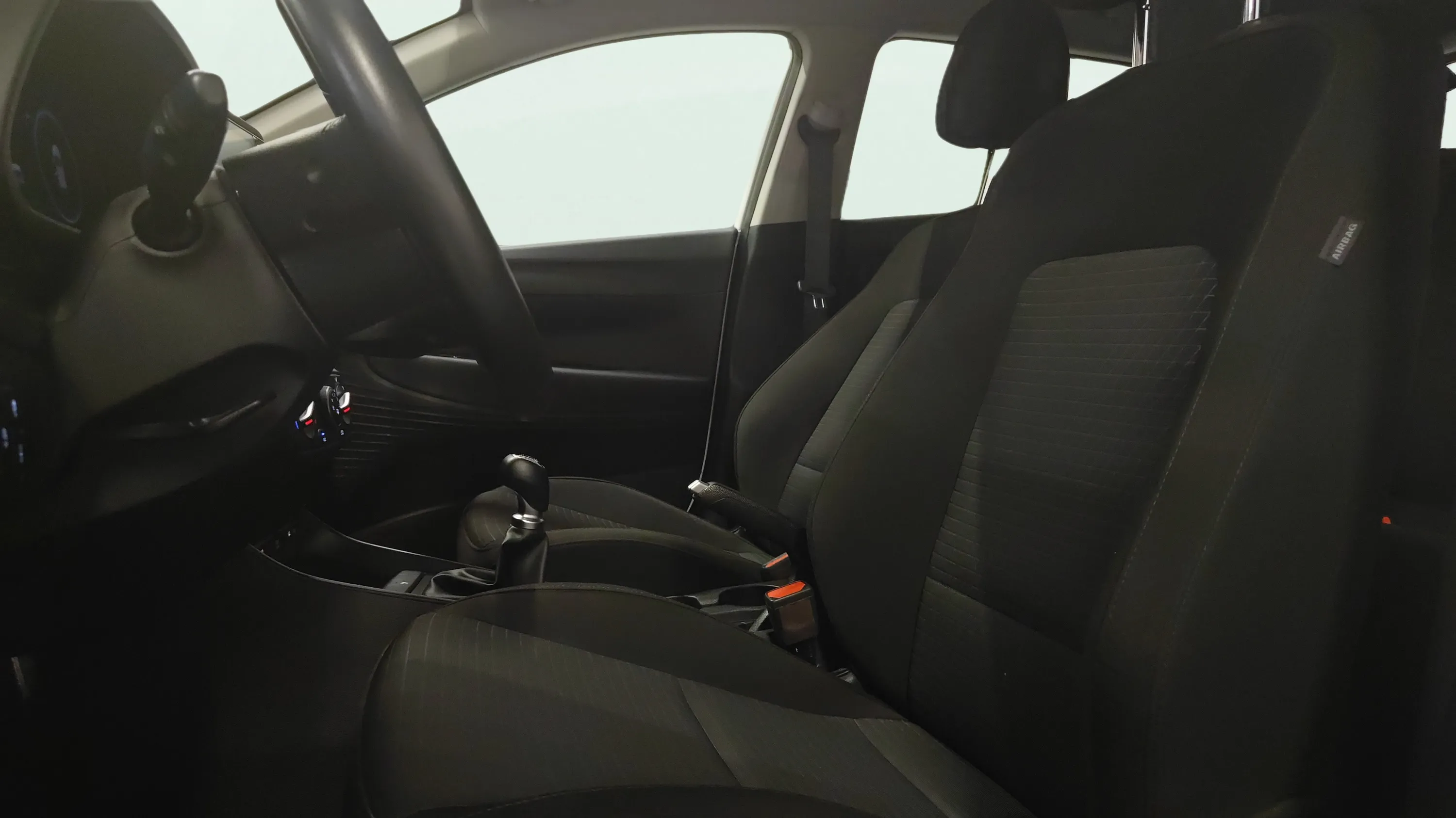 Hyundai i20 1.2 MPI Essence - foto 13