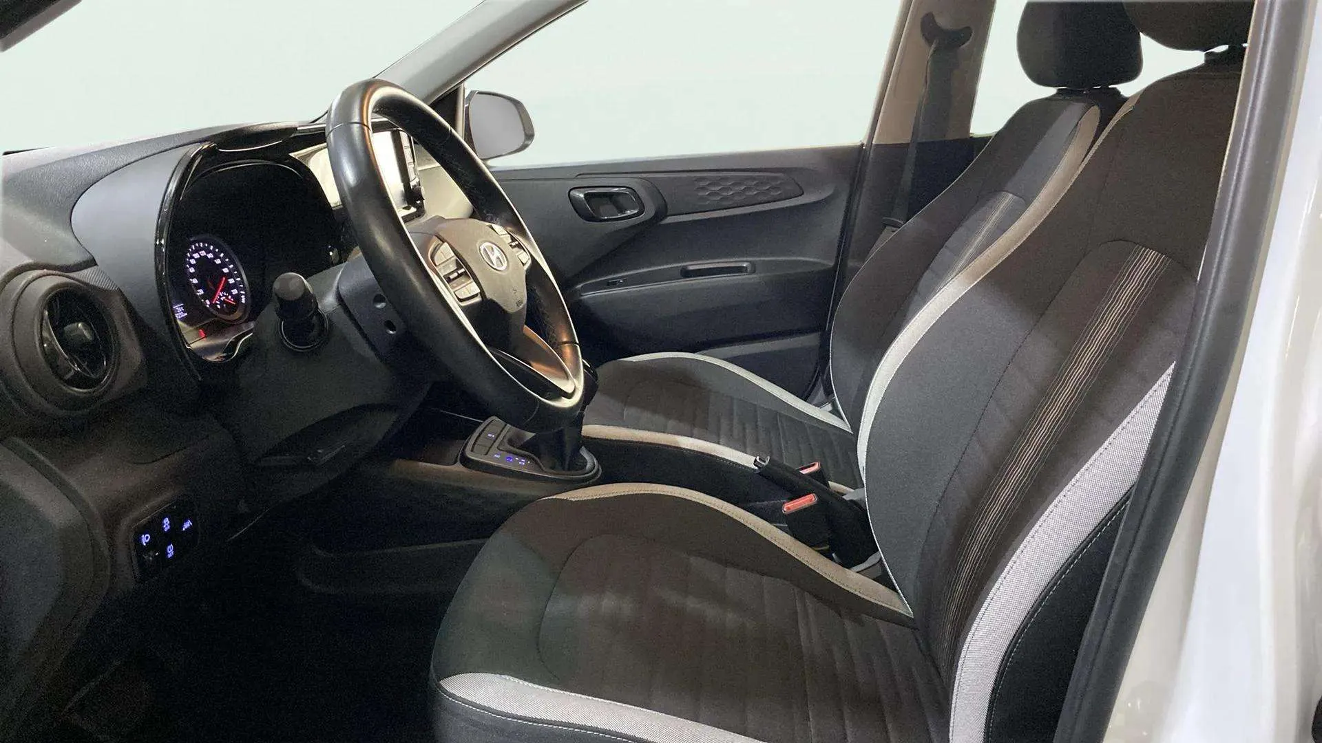 Hyundai i10 1.0 Klass - foto 7