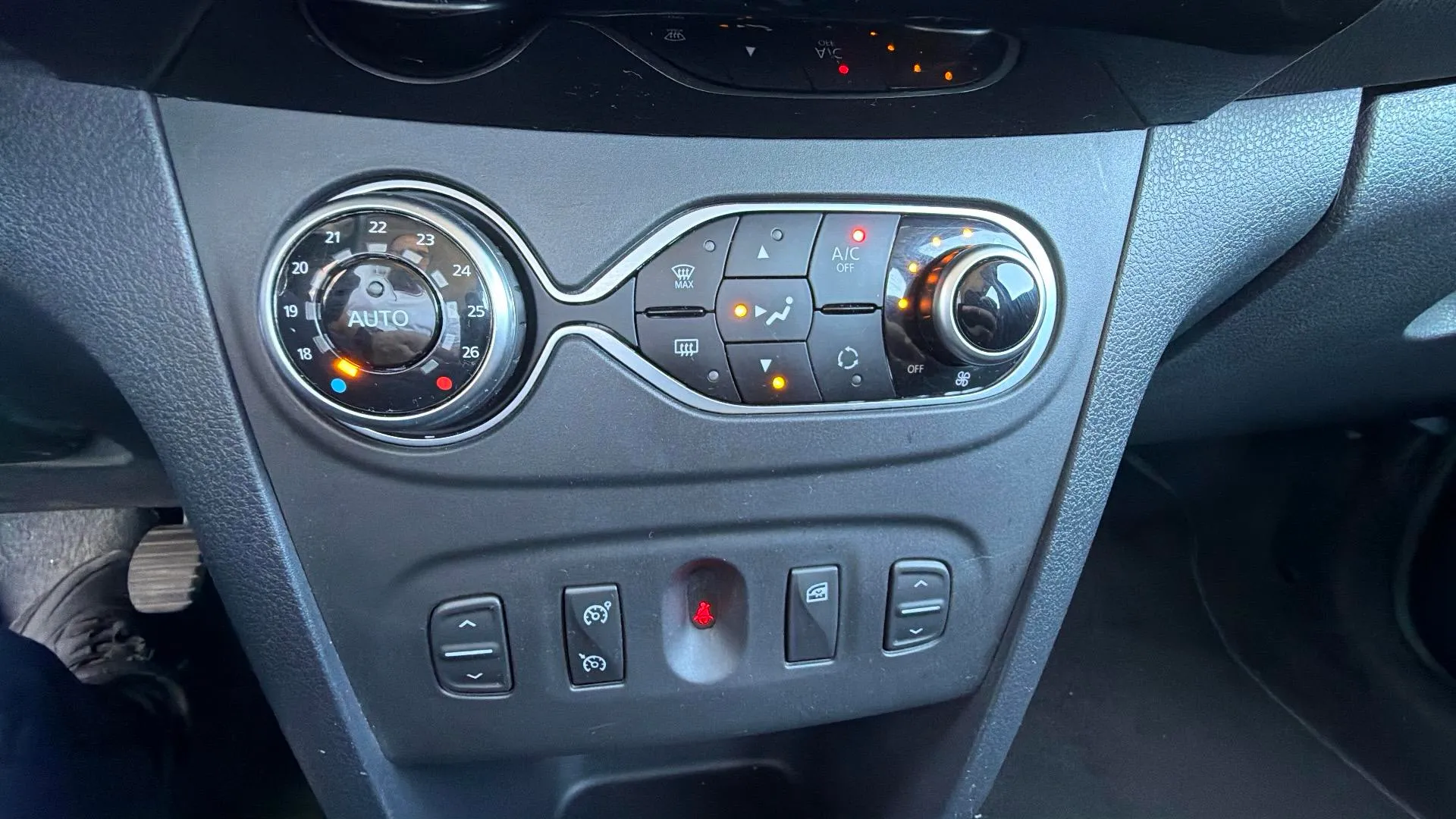 Dacia Sandero Stepway Comfort TCe - foto 22
