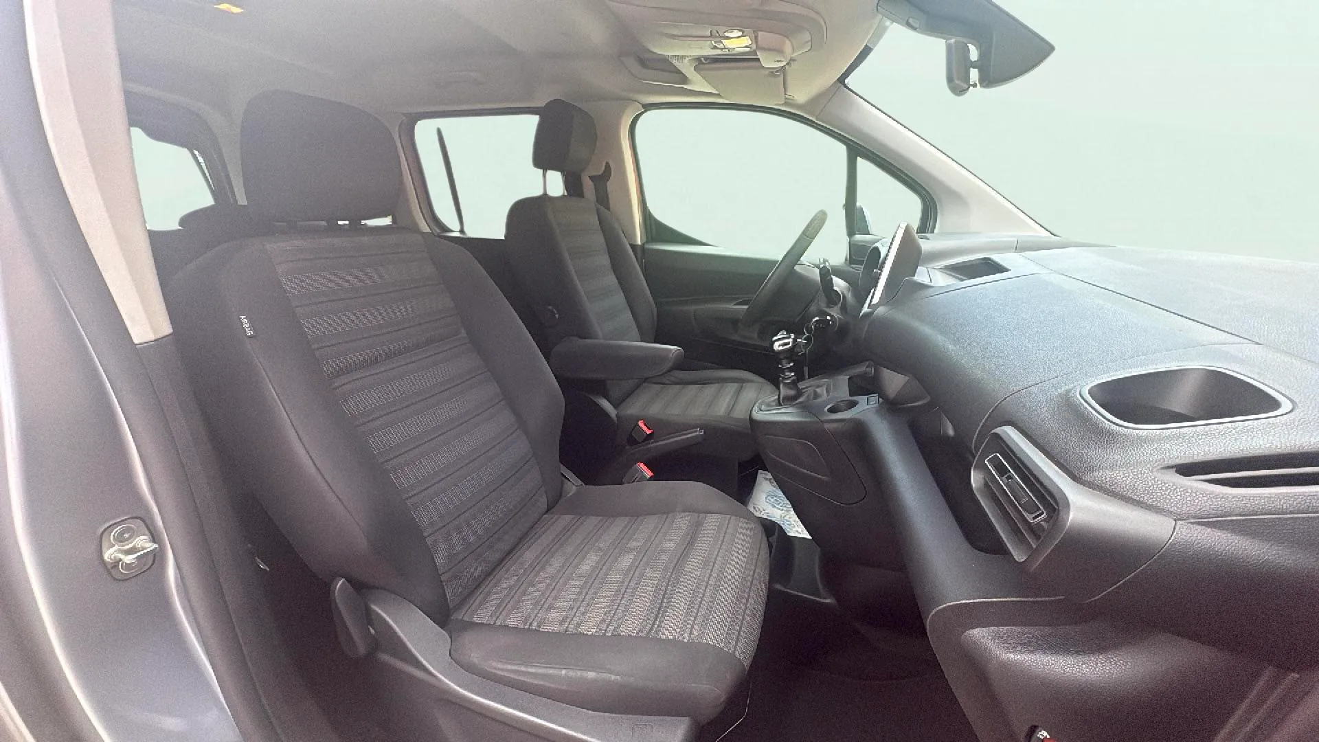 Opel Combo 1.2 T Expression XL - foto 14