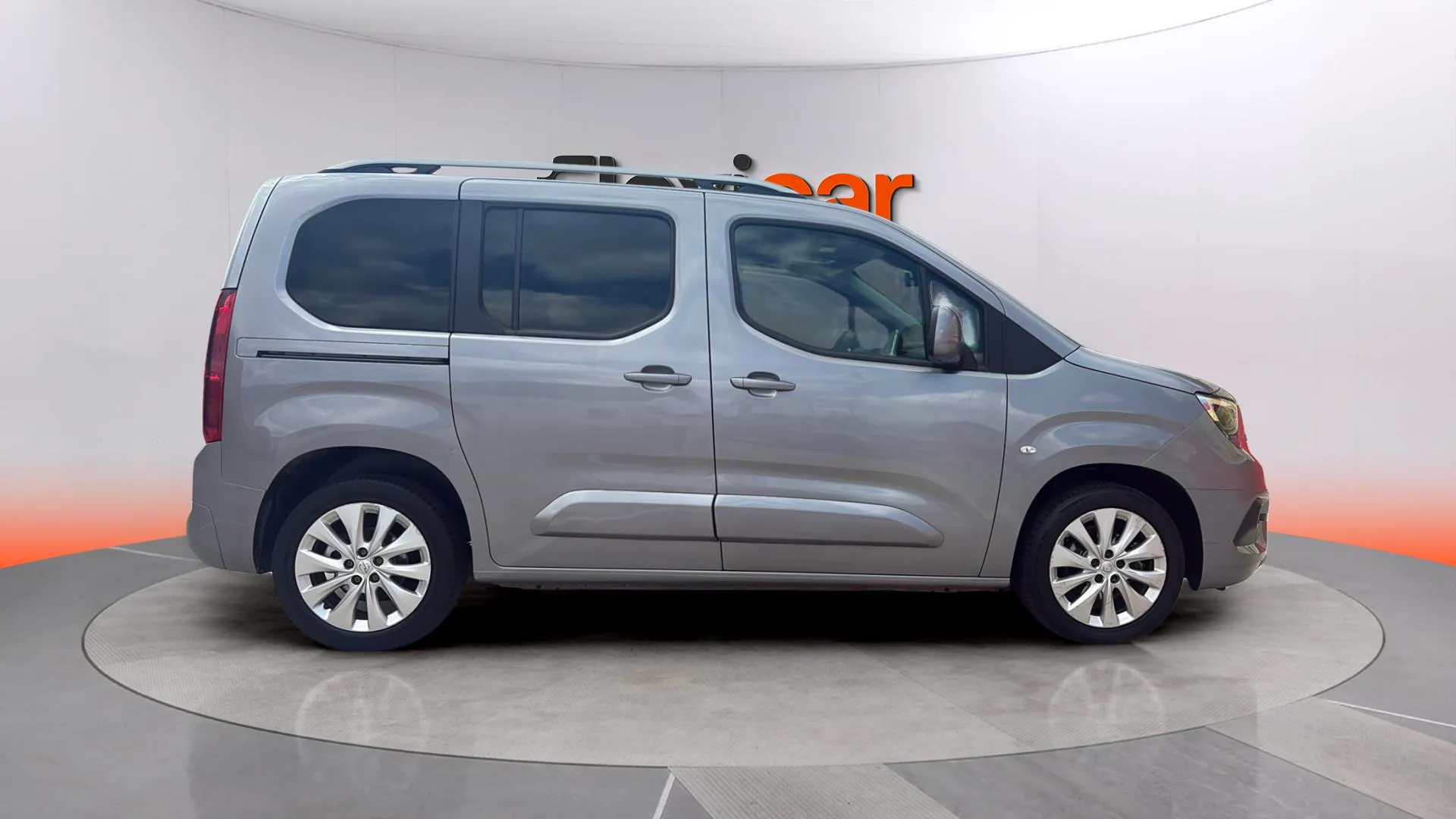 Opel Combo 1.2 T Expression XL - foto 8