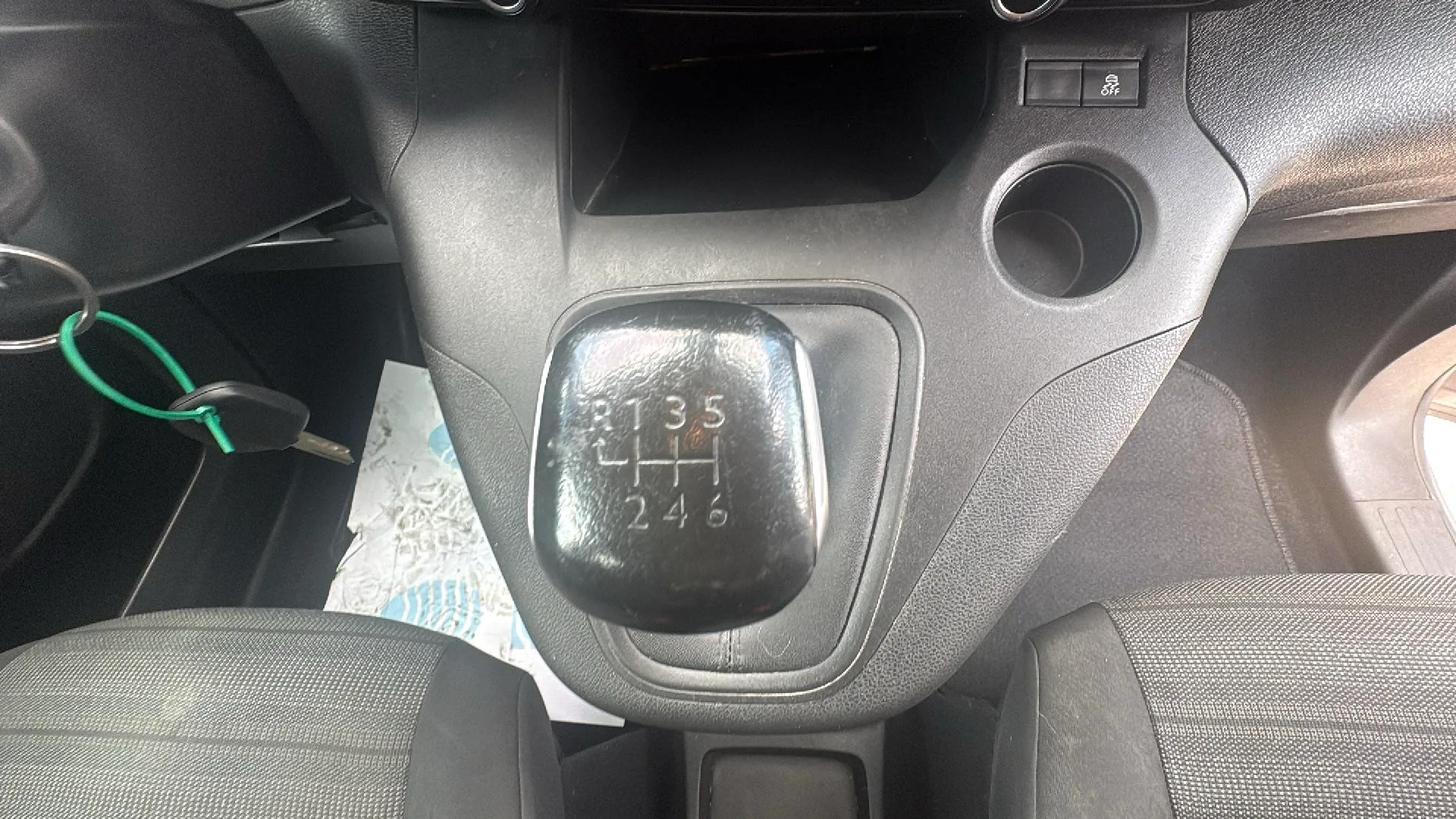 Opel Combo 1.2 T Expression XL - foto 17
