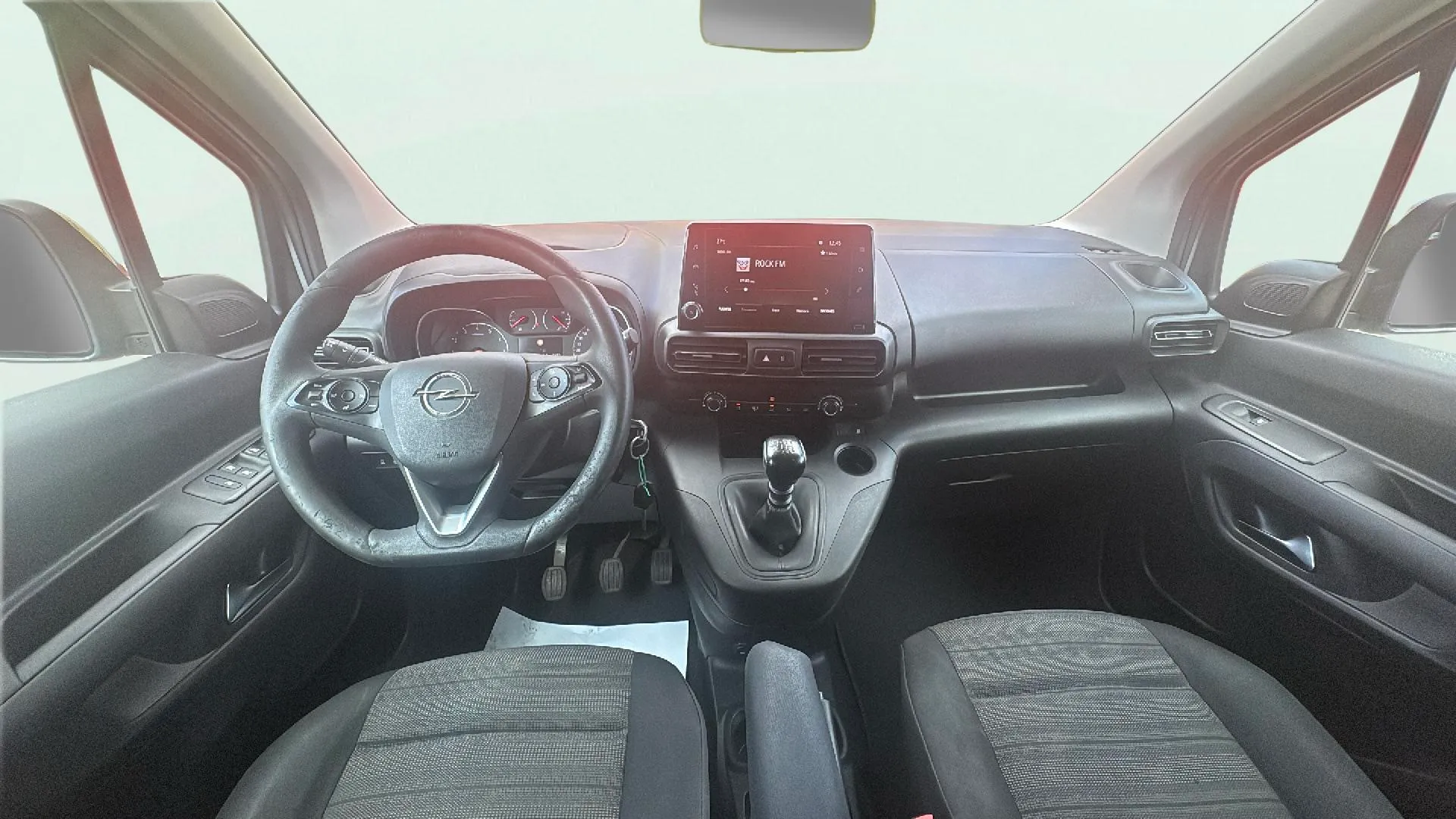 Opel Combo 1.2 T Expression XL - foto 9