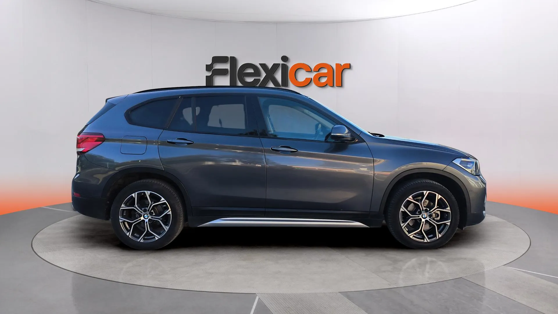 BMW X1 sDrive18d - foto 8