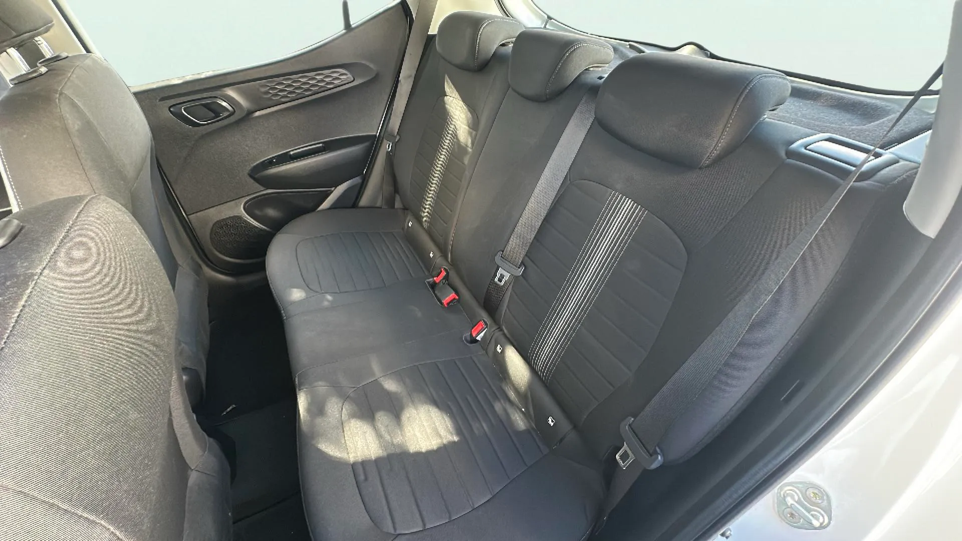 Hyundai i10 1.0 Klass - foto 8