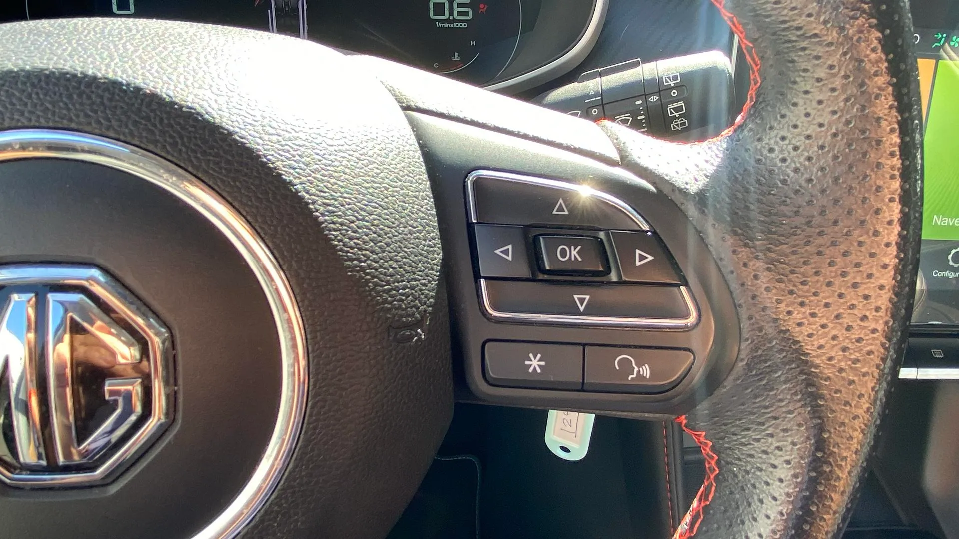 MG ZS 1.5 Luxury - foto 16