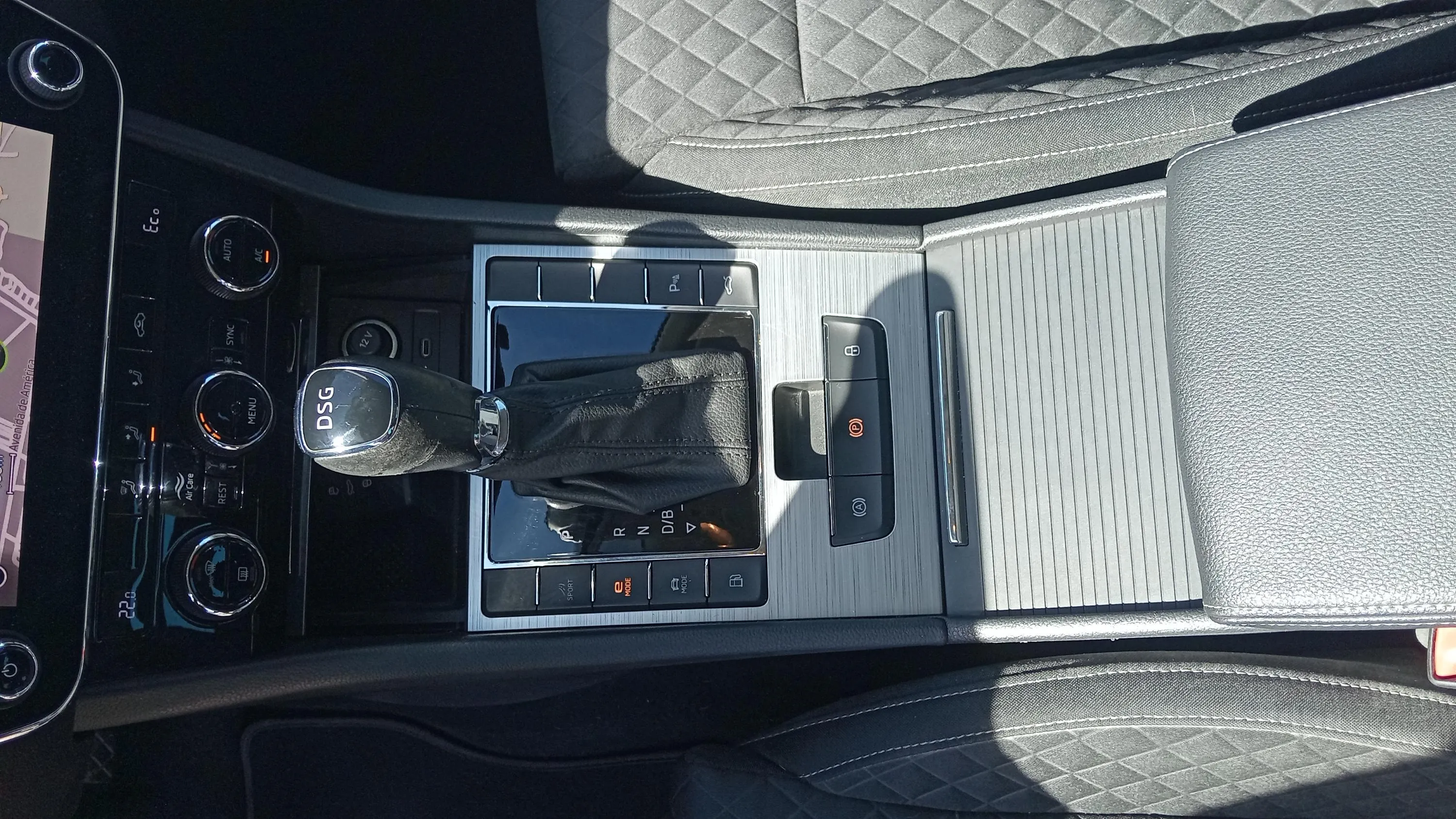 Škoda Superb Ambition 1.4 TSI iV P-HEV DSG - foto 23