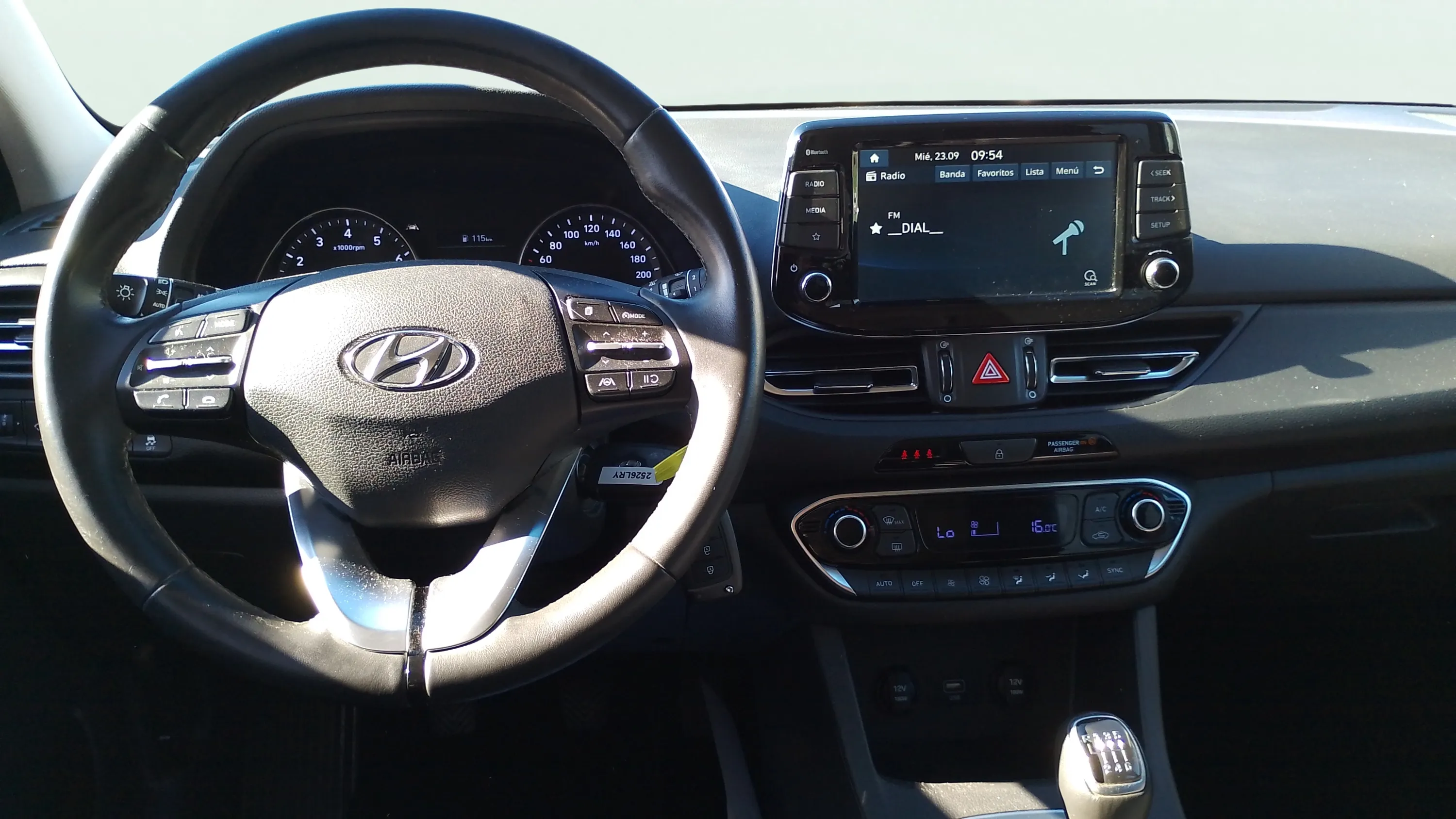 Hyundai i30 1.5 DPI Essence - foto 9