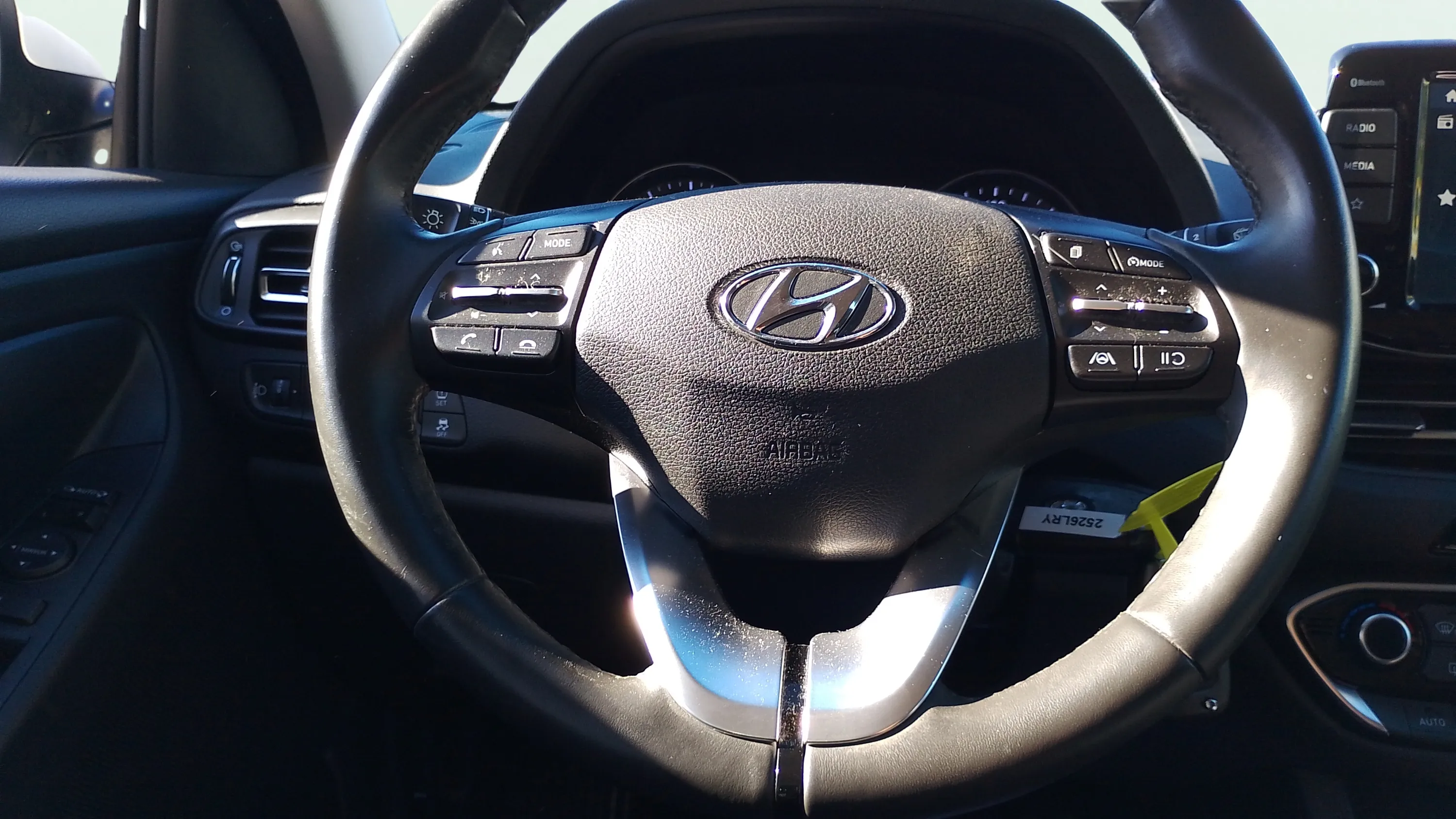Hyundai i30 1.5 DPI Essence - foto 11