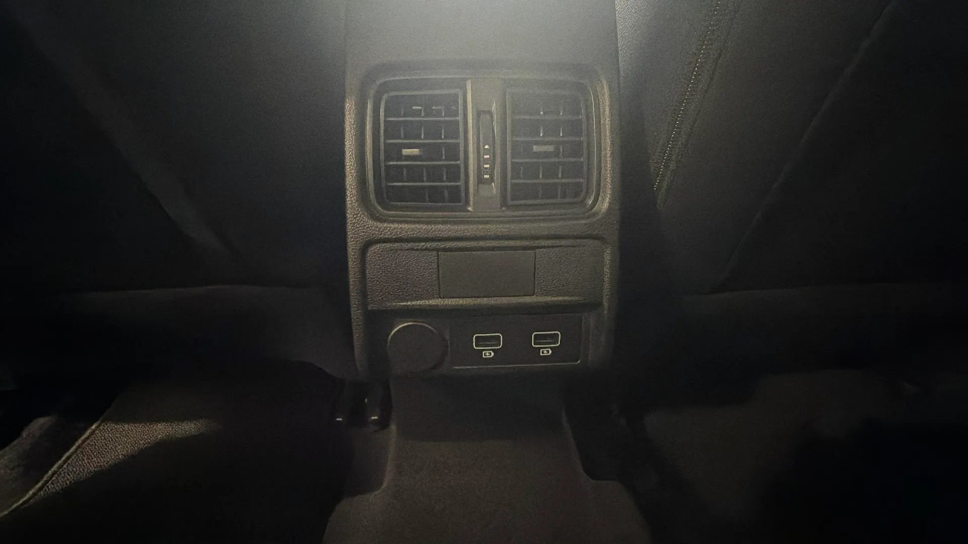 Renault Arkana Evolution TCe EDC mild hybr - foto 20