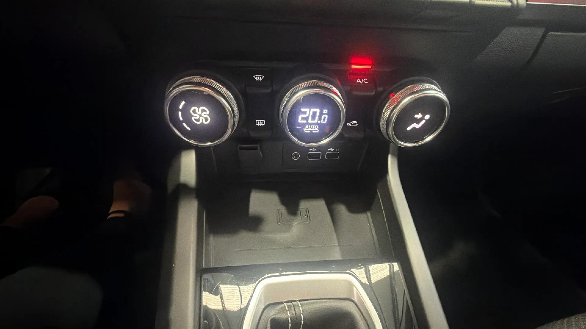 Renault Arkana Evolution TCe EDC mild hybr - foto 16