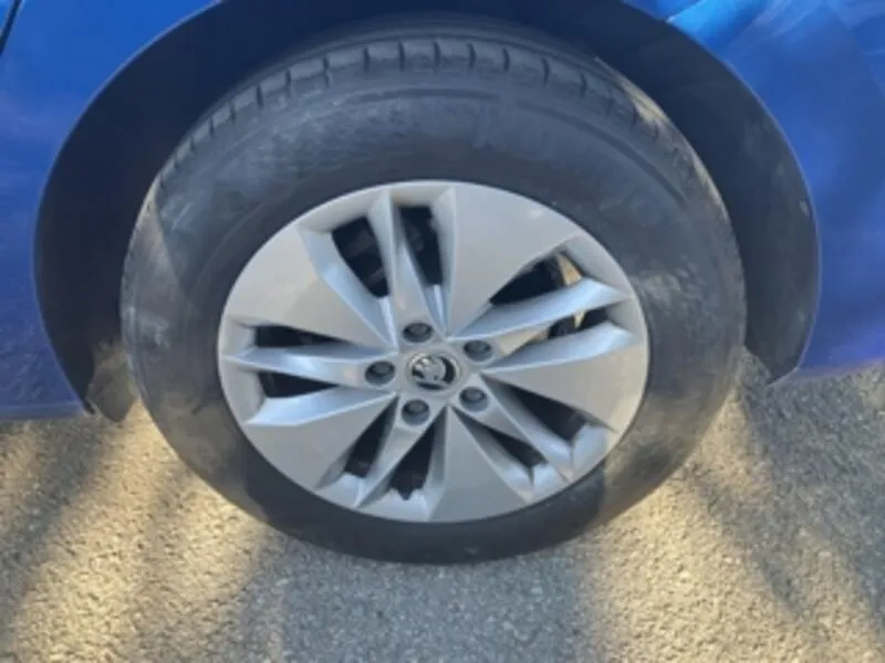 Škoda Octavia Combi 2.0 TDI DSG Ambition - foto 33