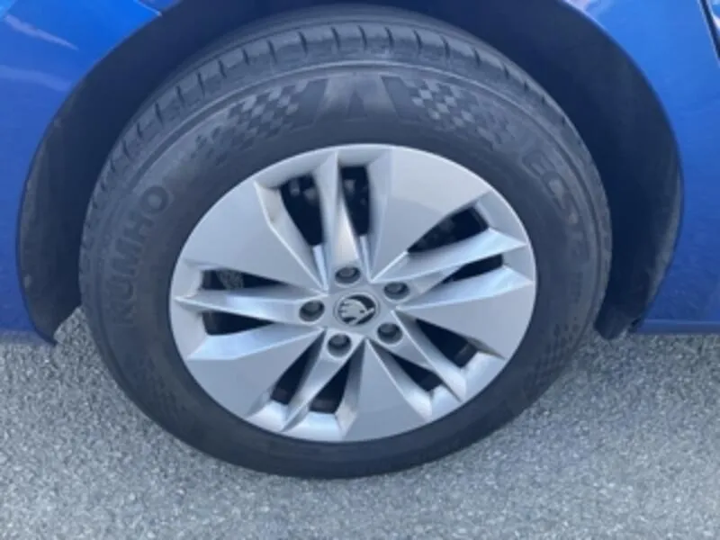 Škoda Octavia Combi 2.0 TDI DSG Ambition - foto 31