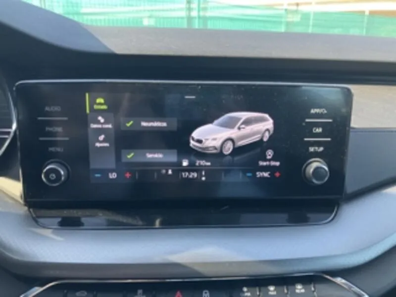 Škoda Octavia Combi 2.0 TDI DSG Ambition - foto 21