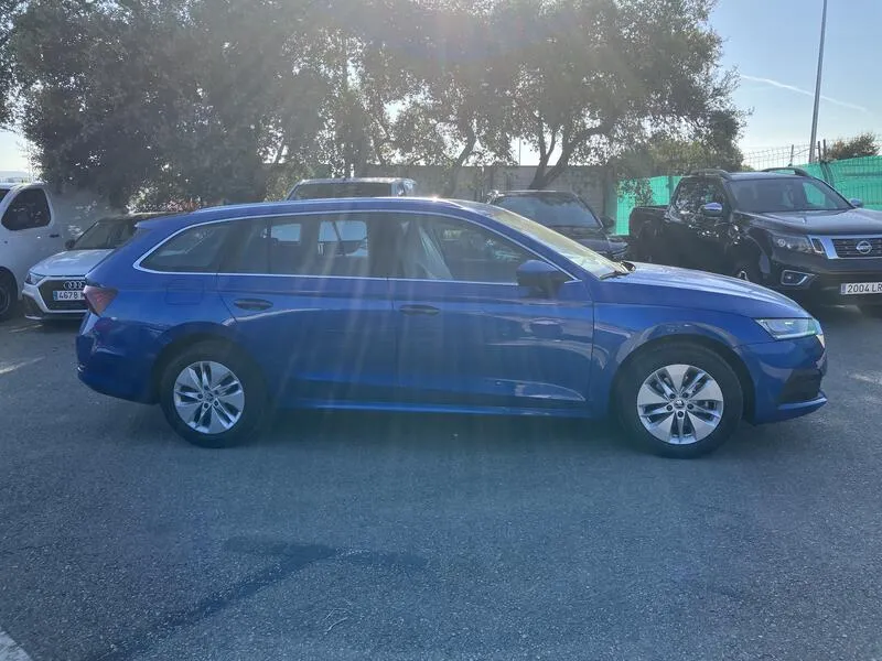 Škoda Octavia Combi 2.0 TDI DSG Ambition - foto 7
