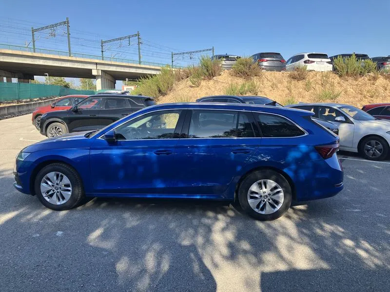 Škoda Octavia Combi 2.0 TDI DSG Ambition - foto 3