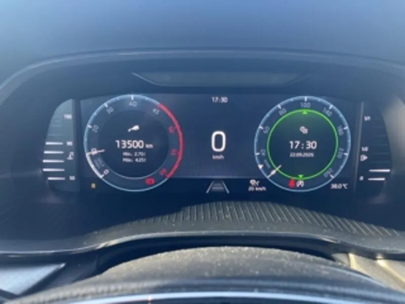 Škoda Octavia Combi 2.0 TDI DSG Ambition - foto 18